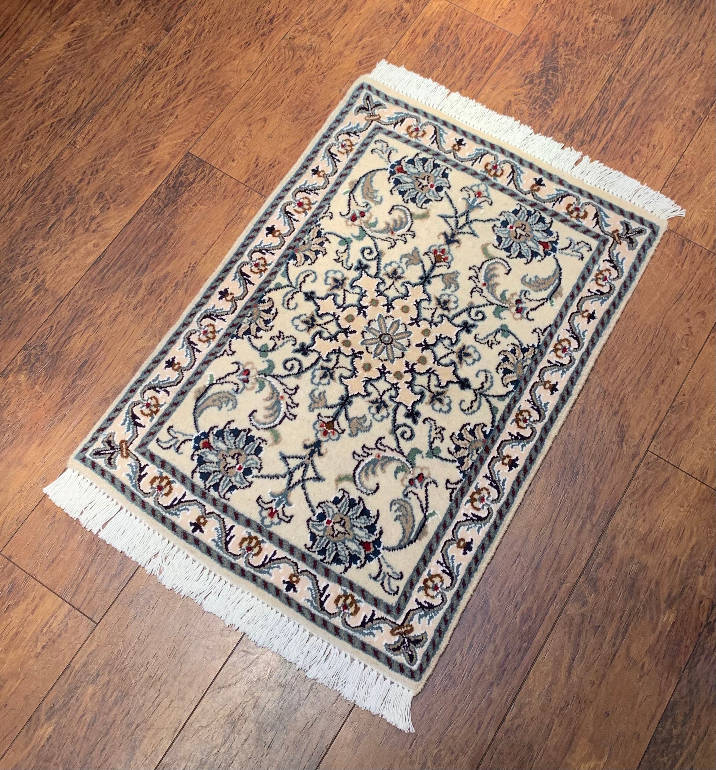 ペルシャ絨毯 新品 140x100 手織り クルド・ グーチャン産 persia ペルシャ絨毯 新品 140x100 手織り クルド・ グーチャン産 persia