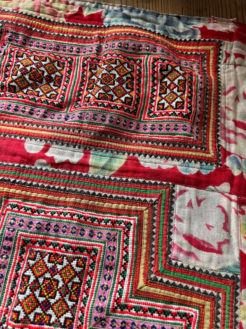 モン族 手刺繍布⑤ 古布 | bami モン族スカート通販