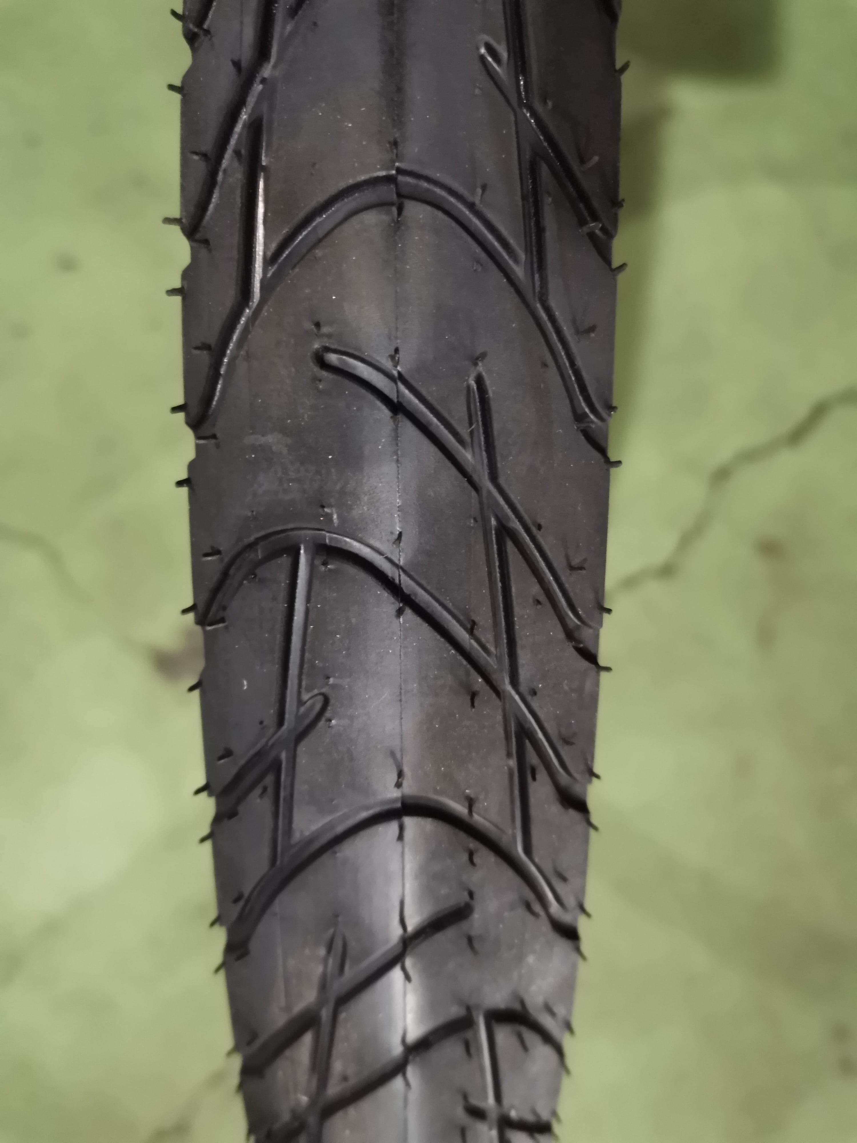 カブ用　タイヤ　チュウブ付き Amazon | VEE RUBBER製 80/90-17 TL ホワイトウォール/ホワイト