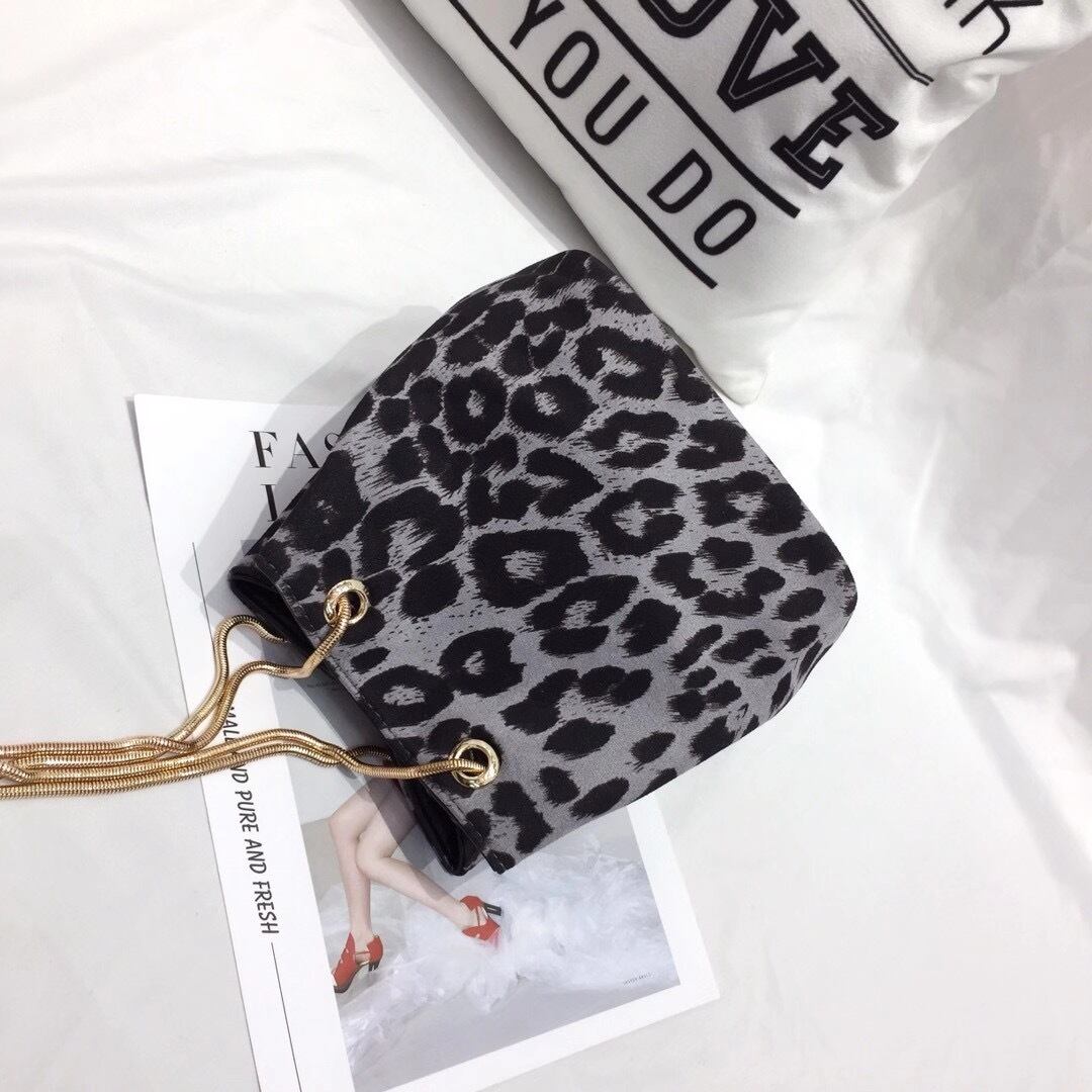 レオパードバケットバッグ