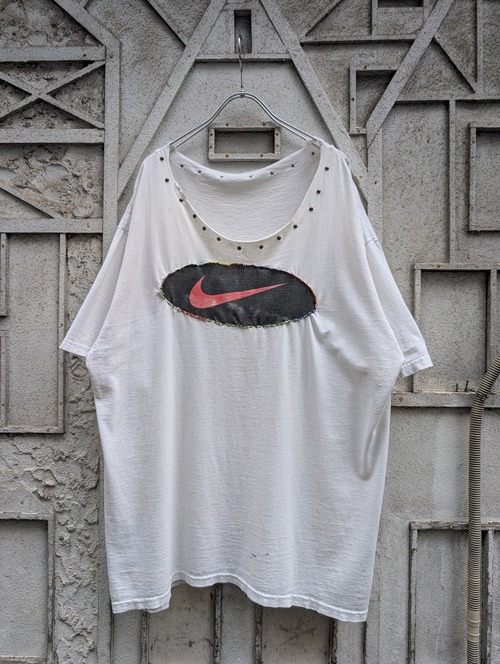 "深緑" REMAKE studs & color embroidery swoosh tee / NIKE
