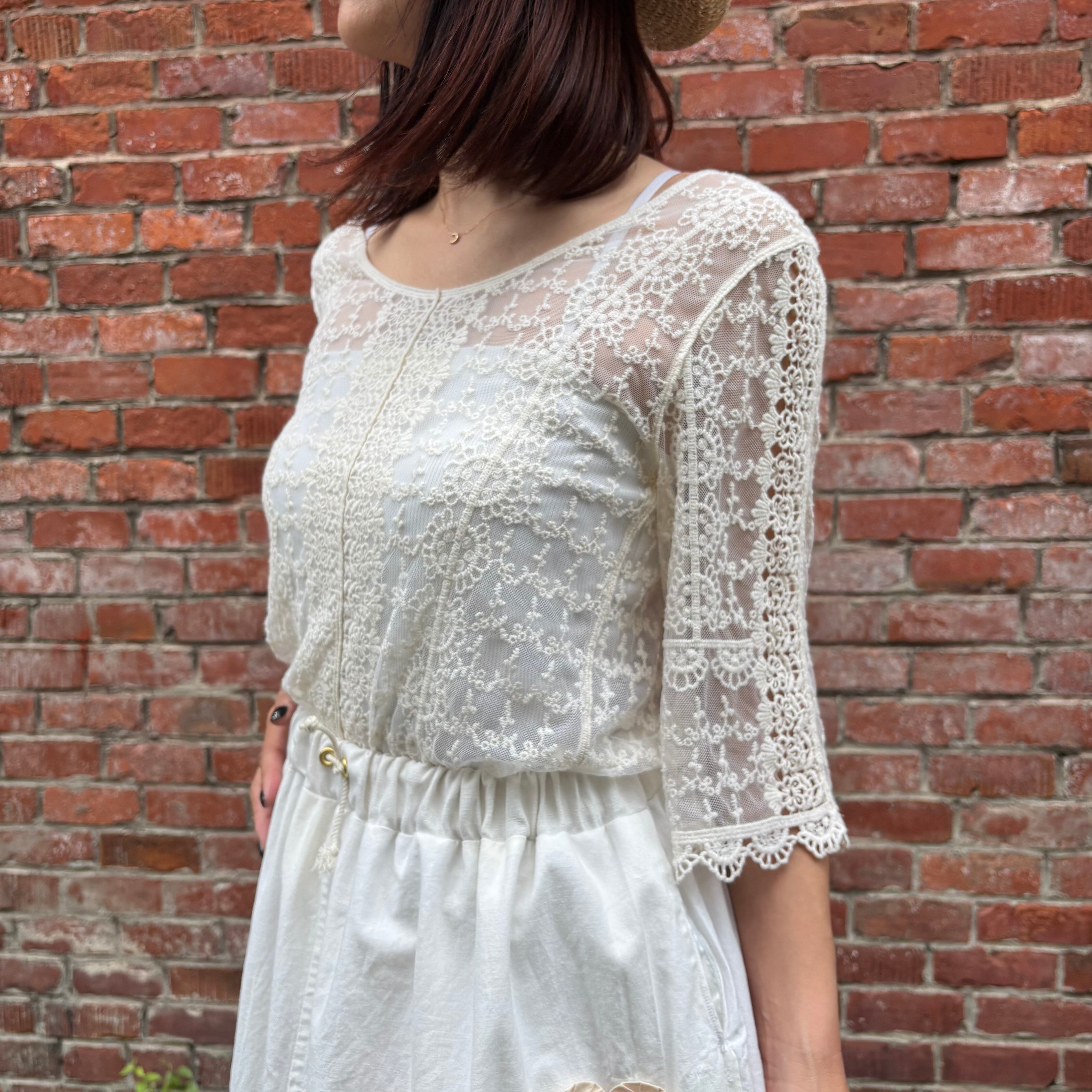 Vintage Lace Half Sleeve ③