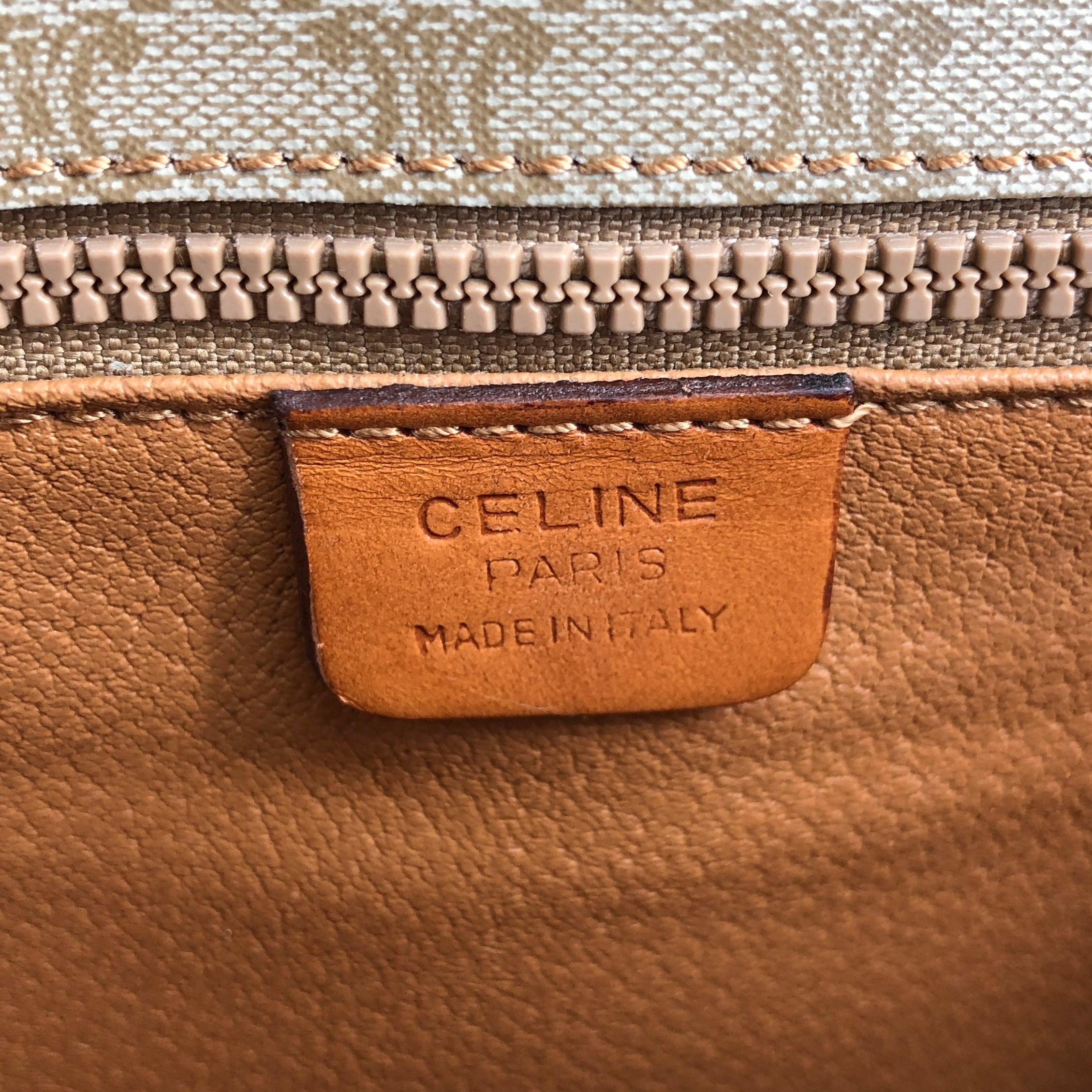 M05-k121 CELINE セリーヌ マカダム フラップ PVC/レザー ショルダーバッグ ベージュ CELINE セリーヌ マカダム ショルダーバッグ ベージュ フロント