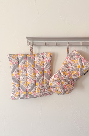 母の日&引越しのお祝いに｜キッチンミトン＆マットセット〈FLOWER〉