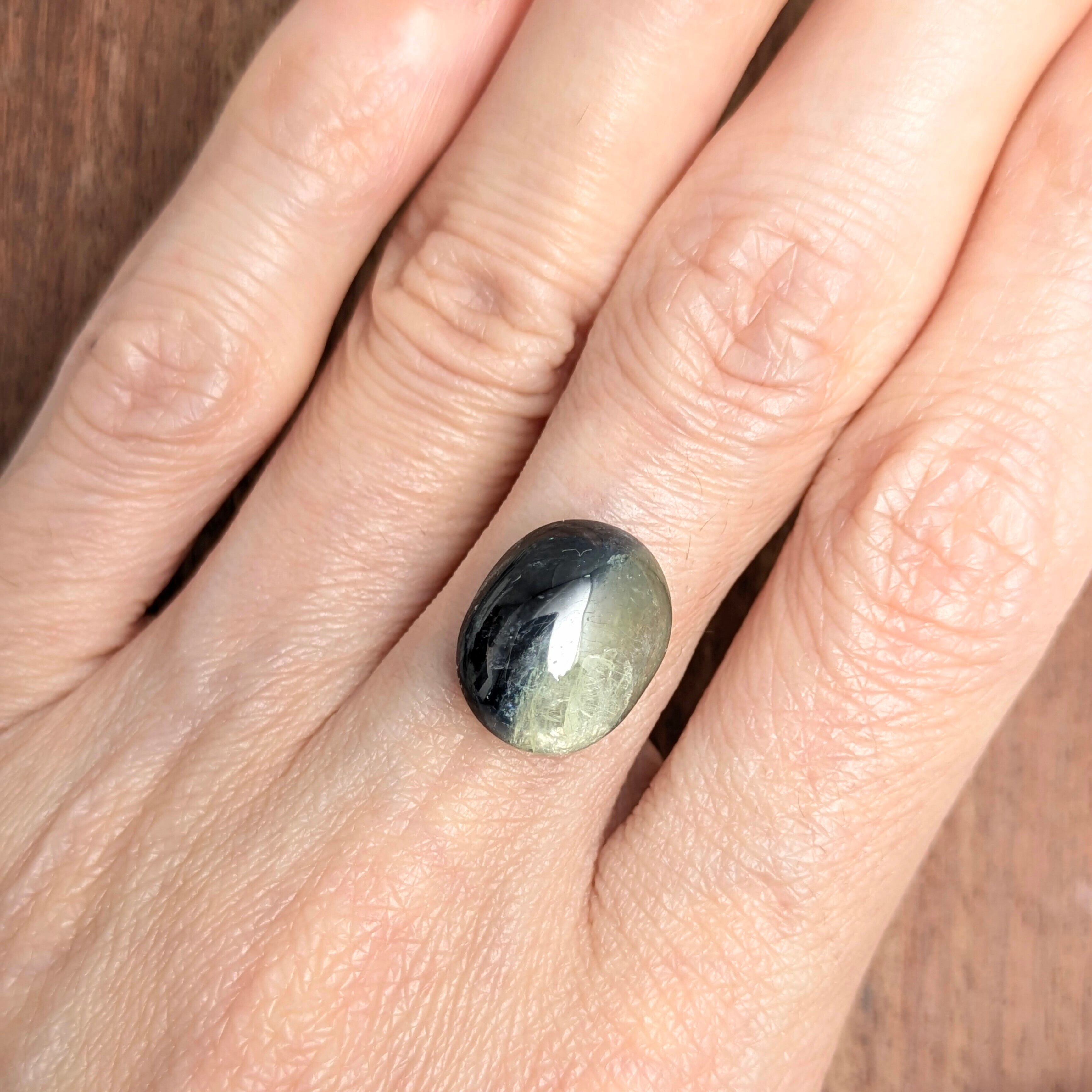 バイカラーサファイアルース ミャンマー・モゴック産【8.60ct