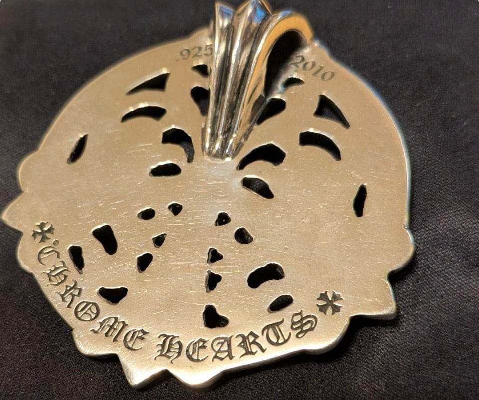 CHROME HEARTS 　チャーム　メダリオン　ペンダント　シルバー925 CHROME HEARTS クロムハーツ メダリオン ピース ネックレス ペンダント