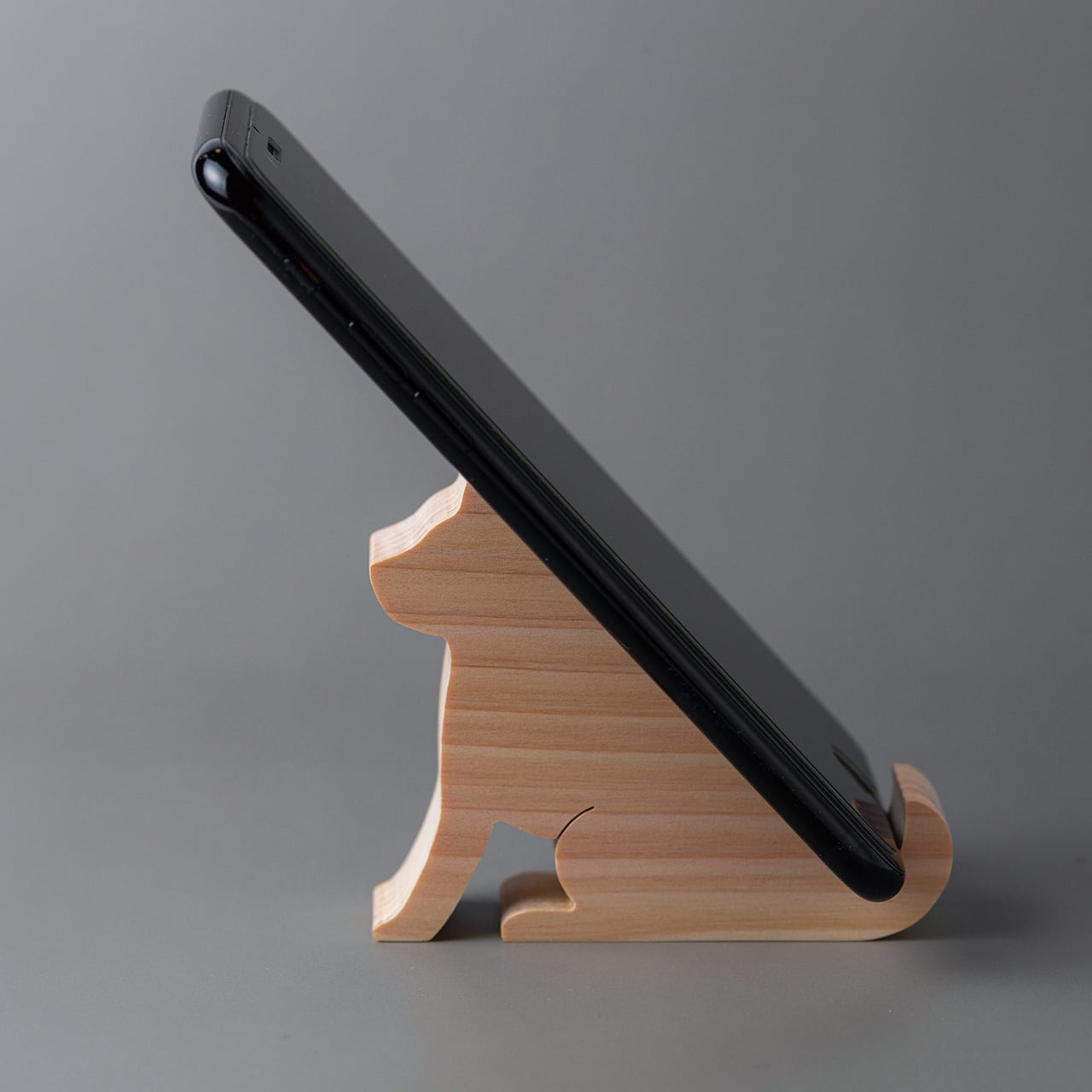 木製スマホスタンド（犬） | AKAI Factory
