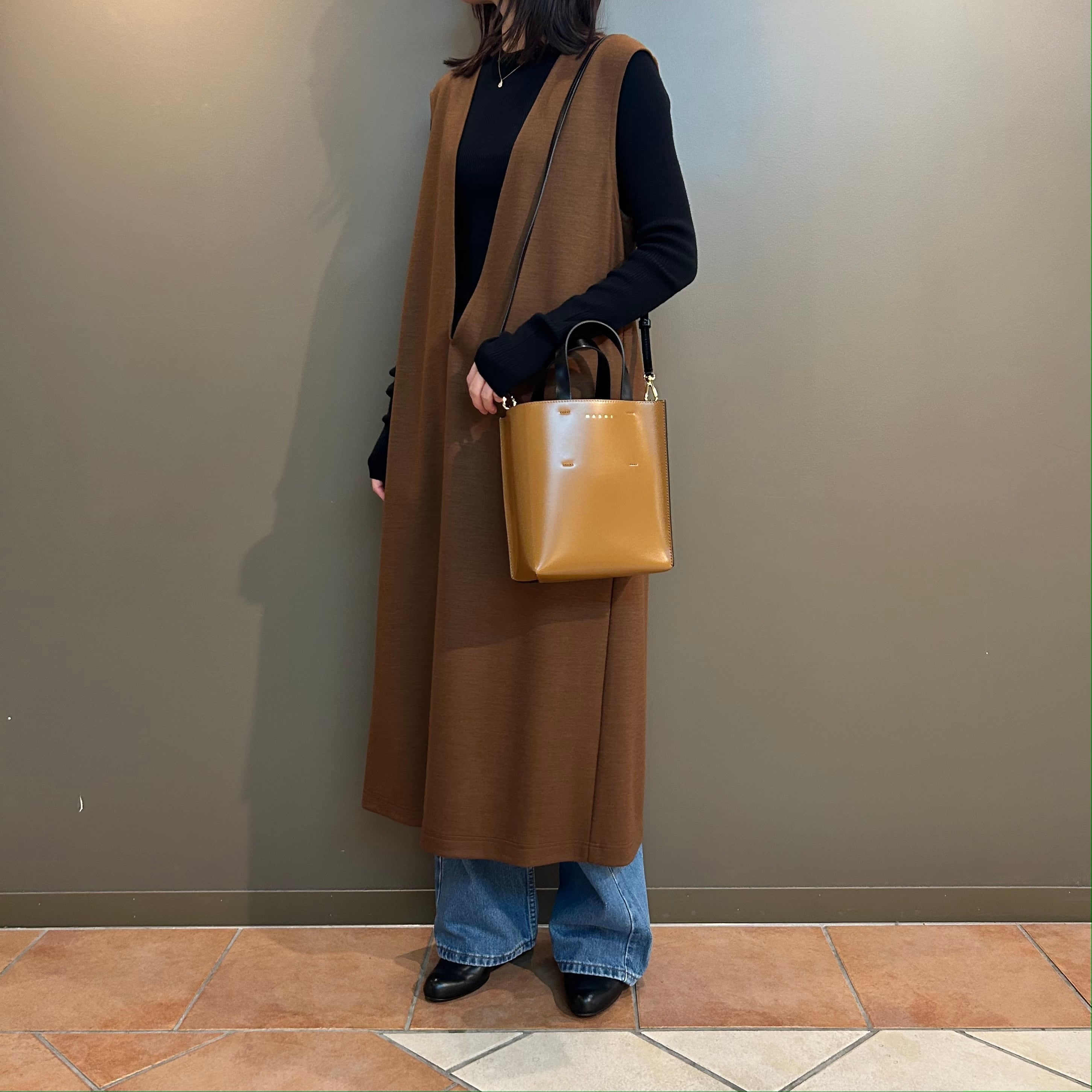 マルニ　marni ワンハンドル　ダークブラウン レザー ハンドバッグ SOLD OUT：MARNI【マルニ】ブラック、ブラウン レザー製MUSEOミニ
