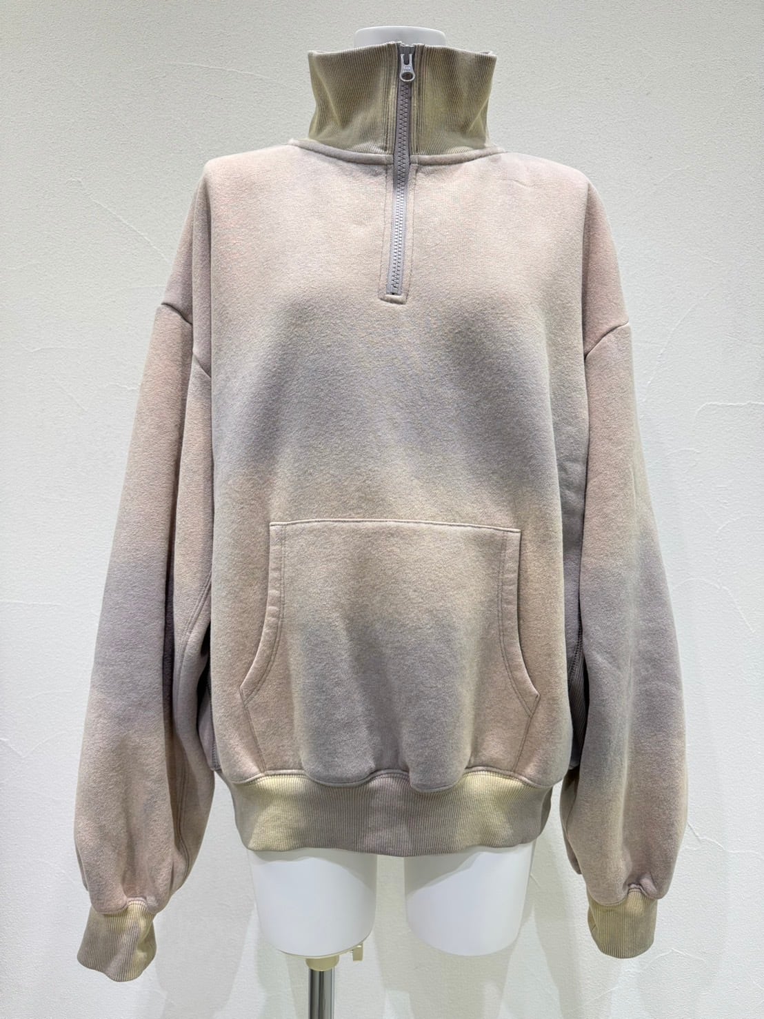 【CYANご予約】ハンドスプレーZIPスウェット