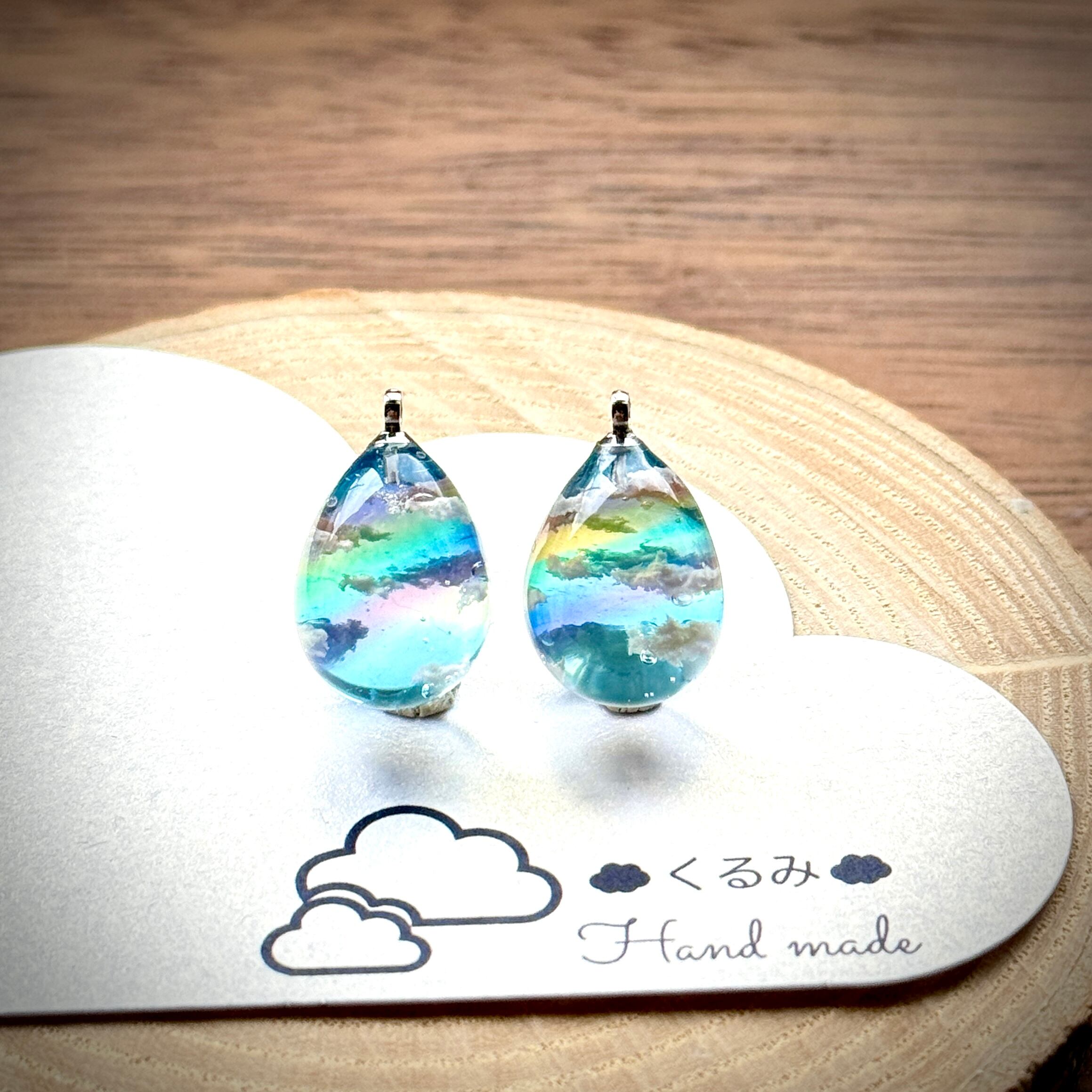 レジンピアス イヤリング 青空にかかる虹 たまご型16×12mm b