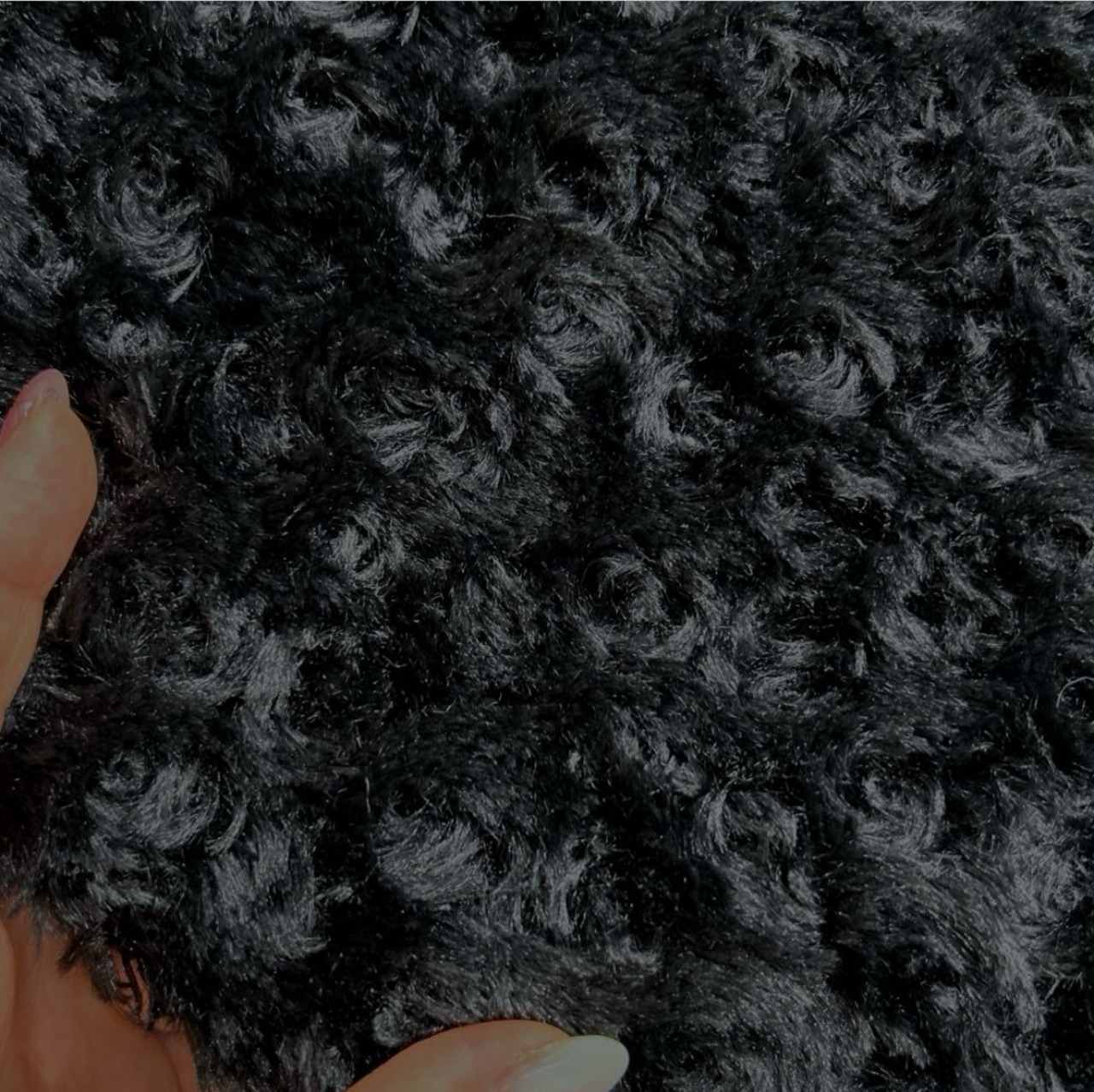 ★AM106◆2m◆ラスト1点‼◆アクリル混滑らか花モチーフエコファー生地◆ブラック