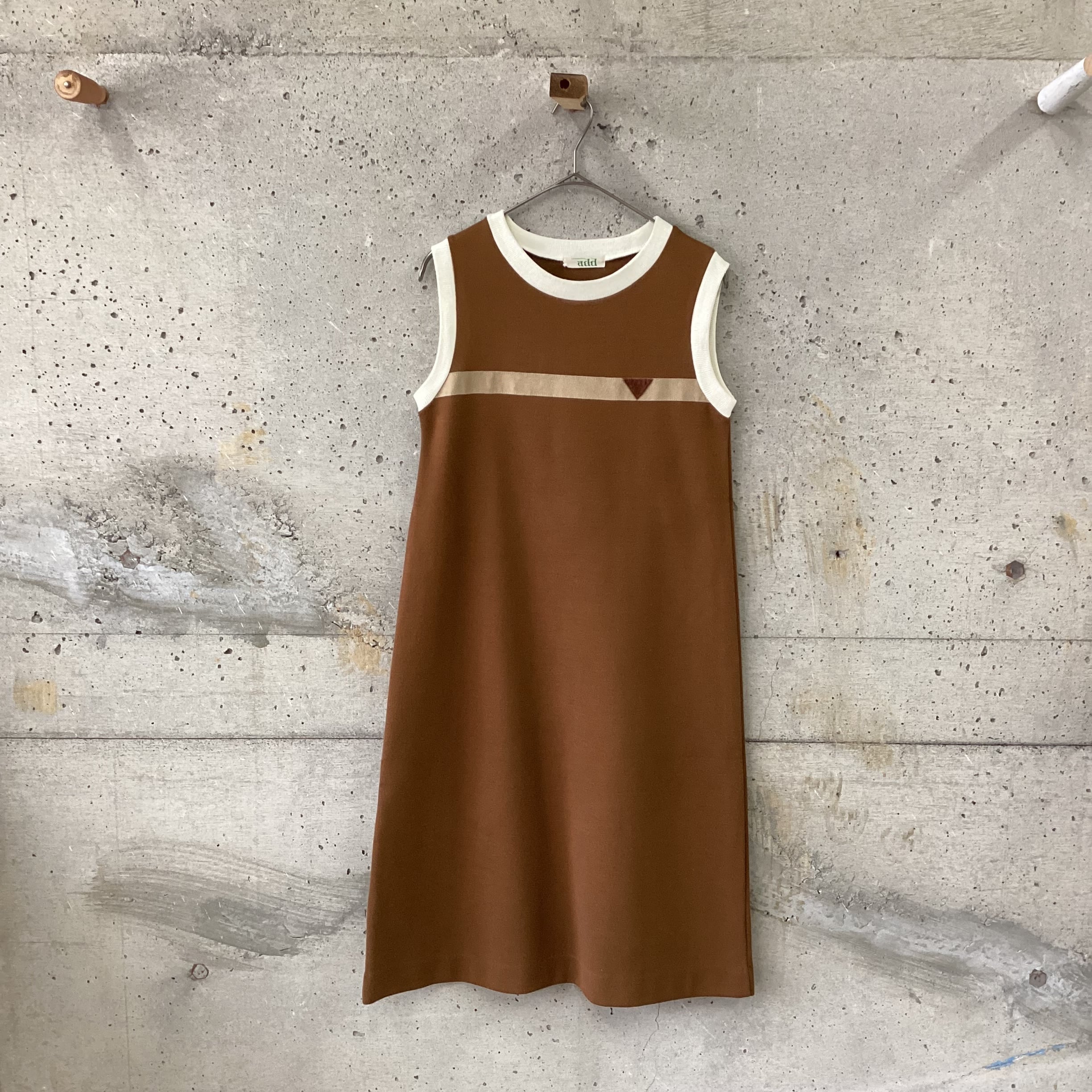 Switch knit fabric dress