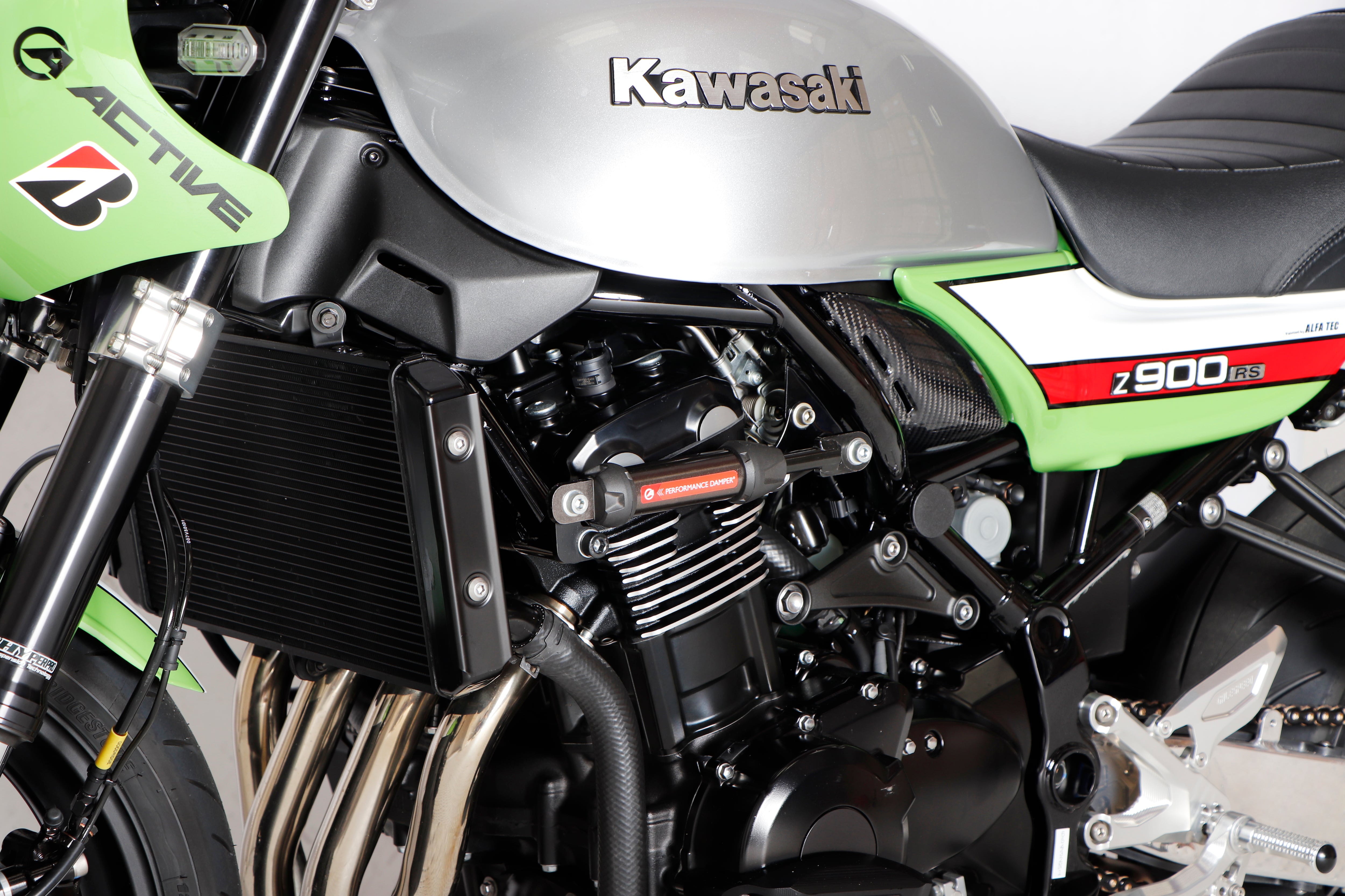 ACTIVE パフォーマンスダンパー(R) Z900 18-24/Z900RS 18-25/Z900RS