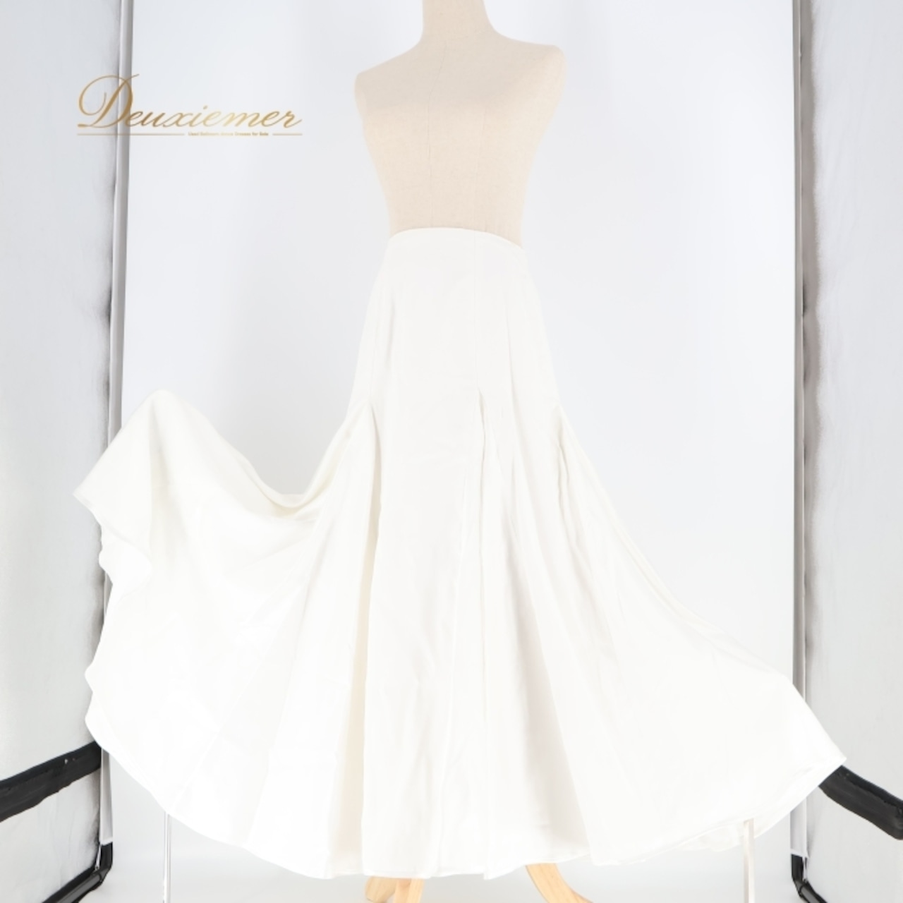 フラメンコ 衣装 ファルダ スカート 白 無地 ダンス パーティ 発表会 綺麗 舞台 衣裳 ホワイト系 フレアスカート エレガント シンプル パーティー衣装 おしゃれ 発表会衣装 コスチューム ステージ衣装 女性用