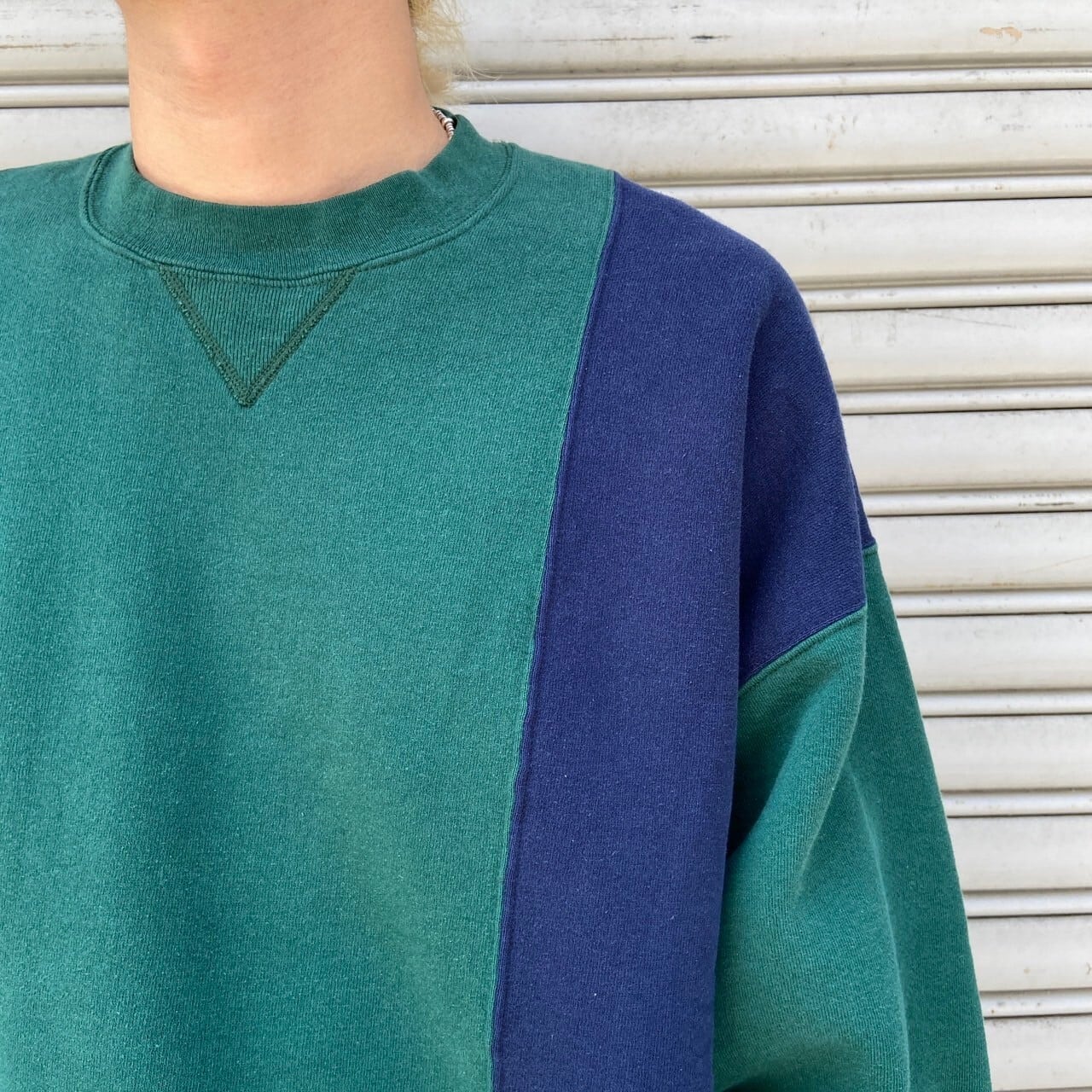 90s USA製 ラッセルアスレティック 前Vバイカラースウェット 緑 90s USA製 ラッセルアスレティック 前Vバイカラースウェット 緑
