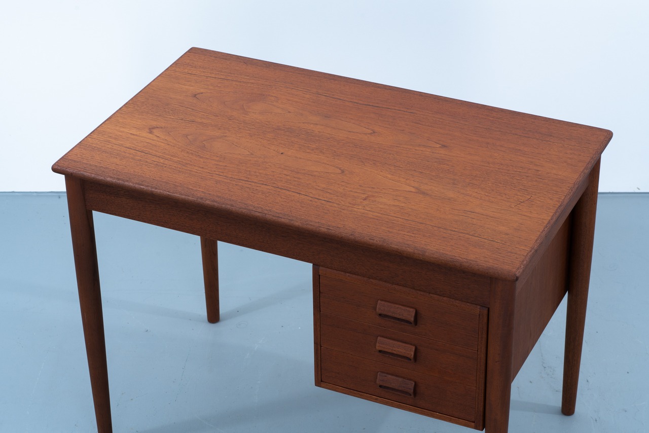Borge Mogensen | model.131 desk