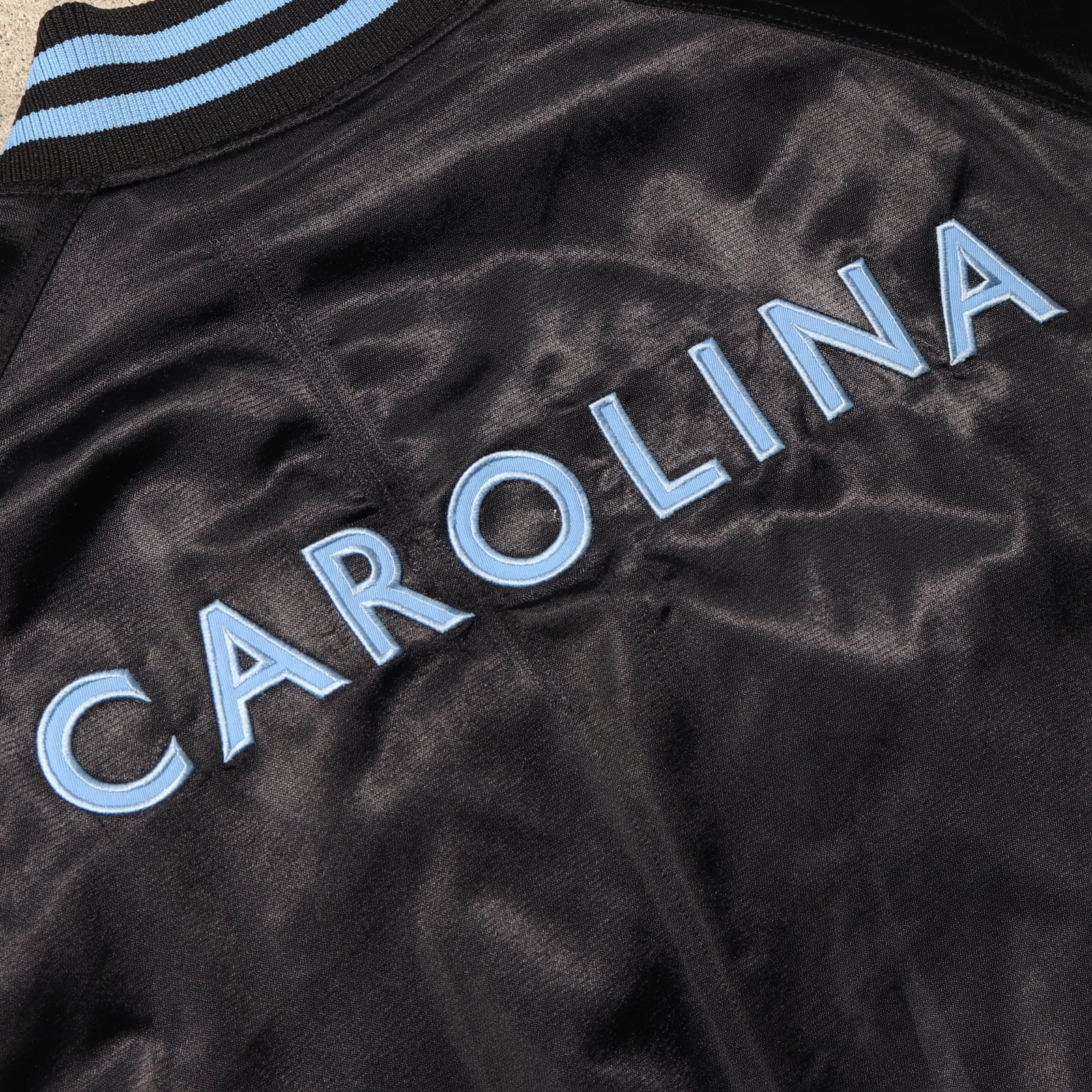 L NIKE ノースカロライナ サテンスタジャン ナイロンジャケット ナイキ  