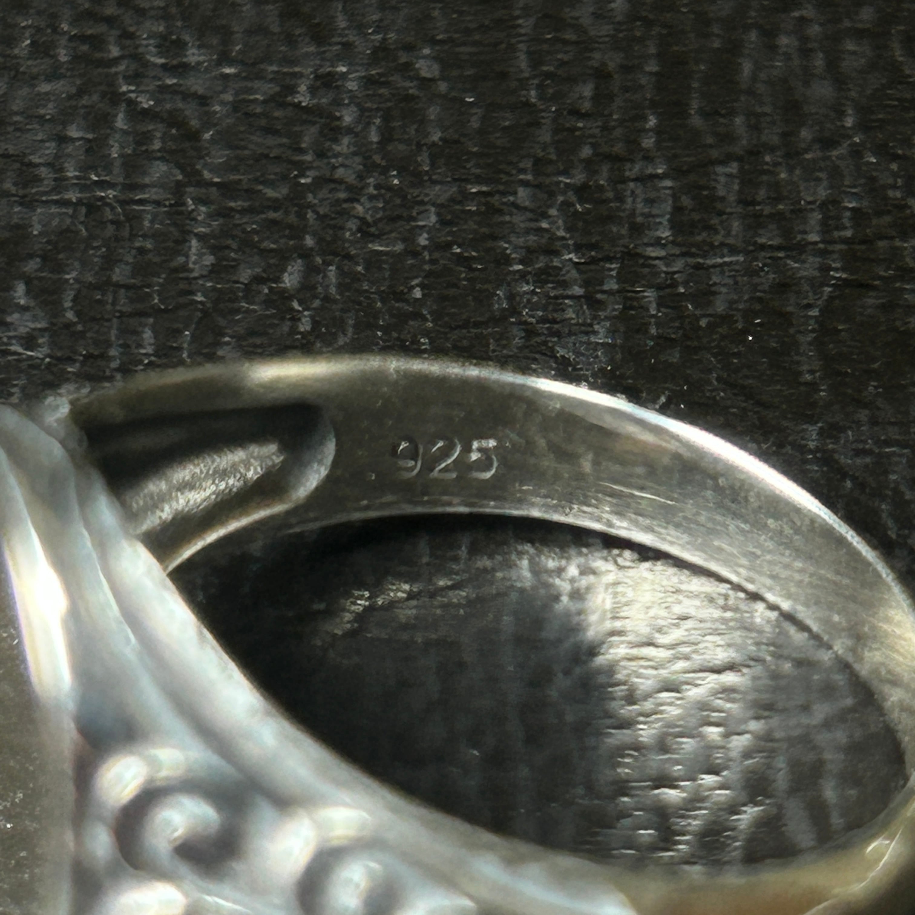 シルバー925 silver 唐草シグネットリング/軽研磨仕上げ/19号 | envy シルバー925 silver 唐草シグネットリング/軽研磨仕上げ/19号 | envy