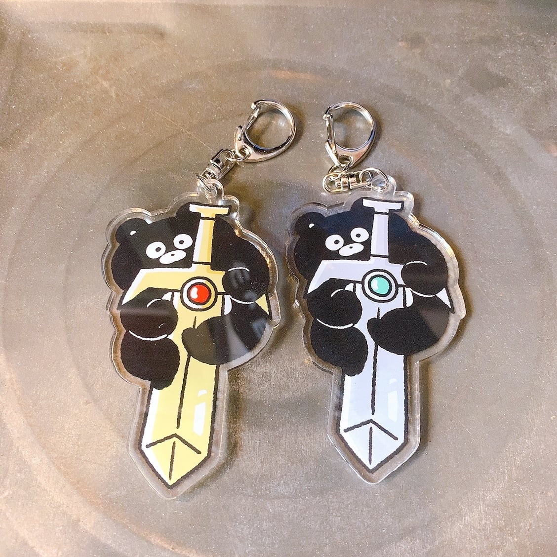 くまのまーくんと伝説の剣 キーホルダー | EVERYDAYSUNDAY