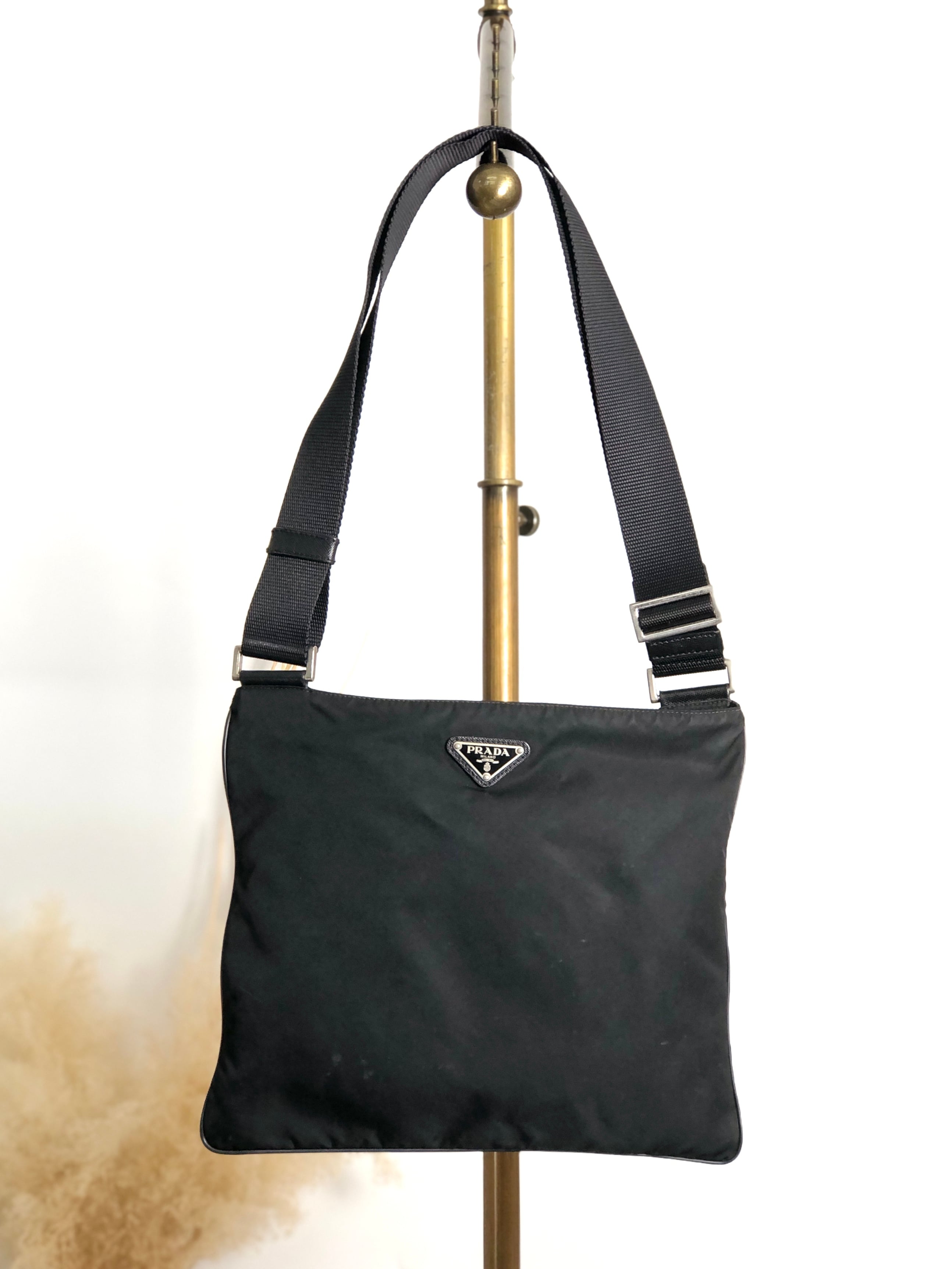 PRADA プラダ ショルダーバッグ ブラック トライアングルロゴ ナイロン