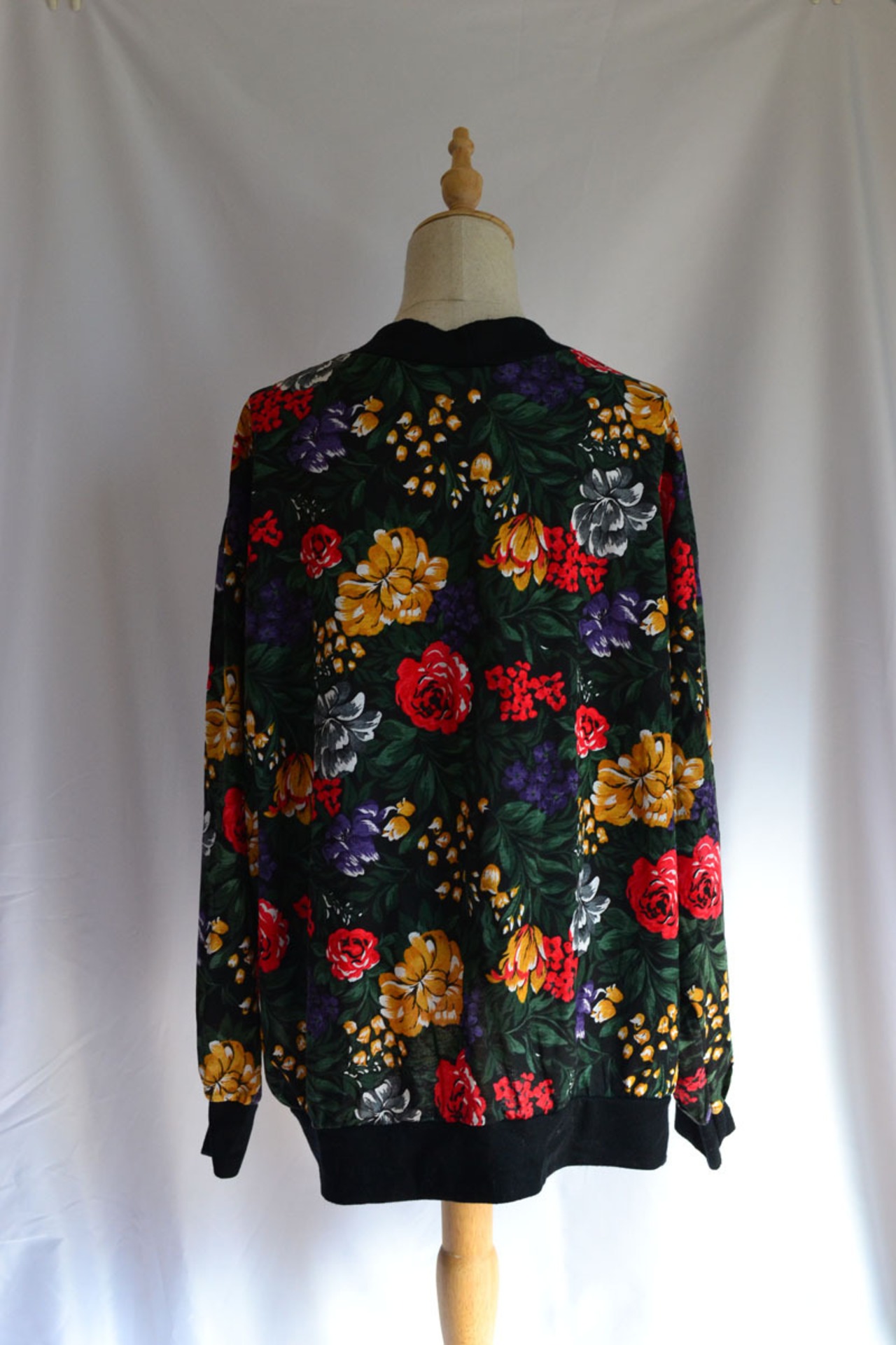 アメリカ製の花柄カーディガン