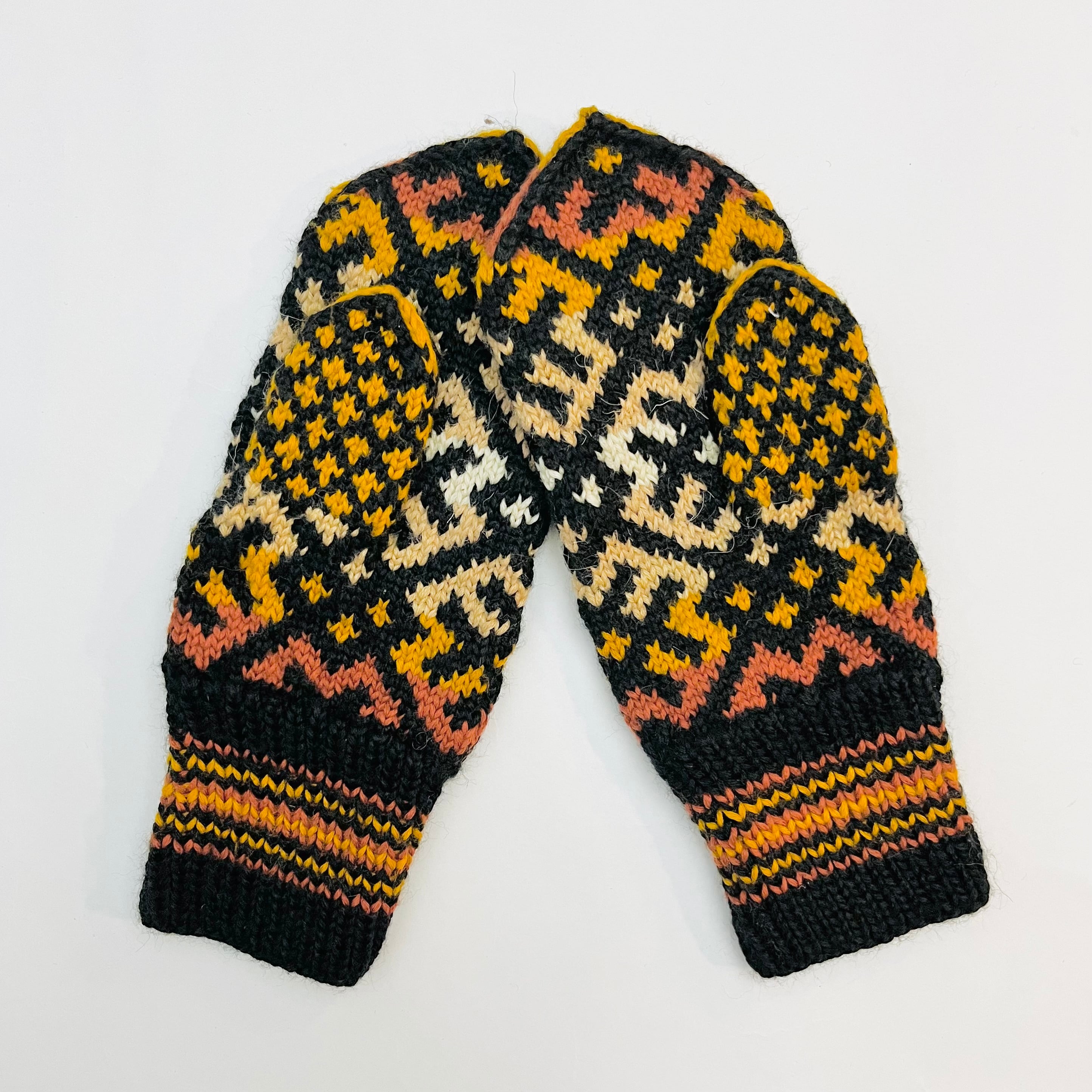 伝統的ロシアの手編みミトン