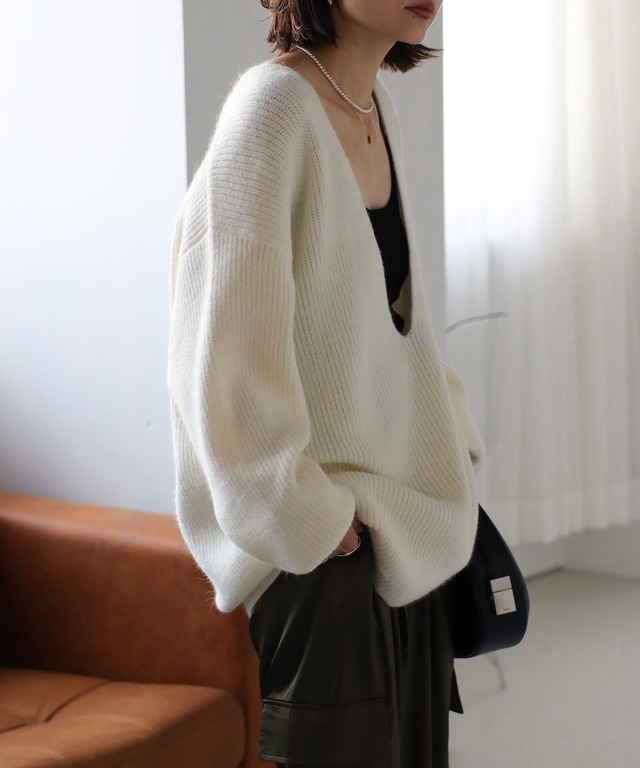リラクシー深Vネックニット