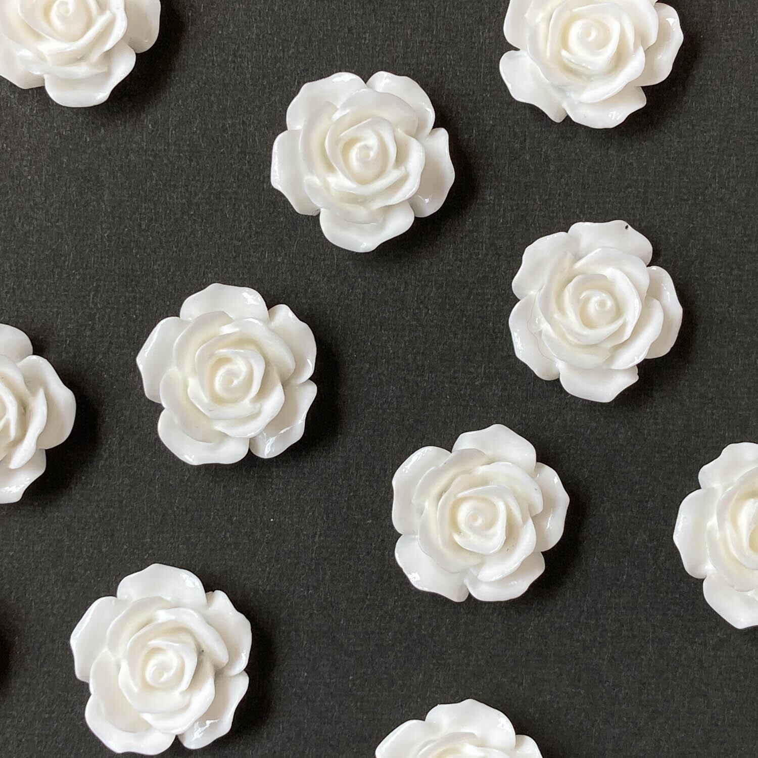 オンライン限定》白バラのカボション | Dua-アクセサリーパーツショップ