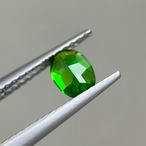 デマントイドガーネット 5.8x4.3x3.2mm,0.66ct, ロシア産