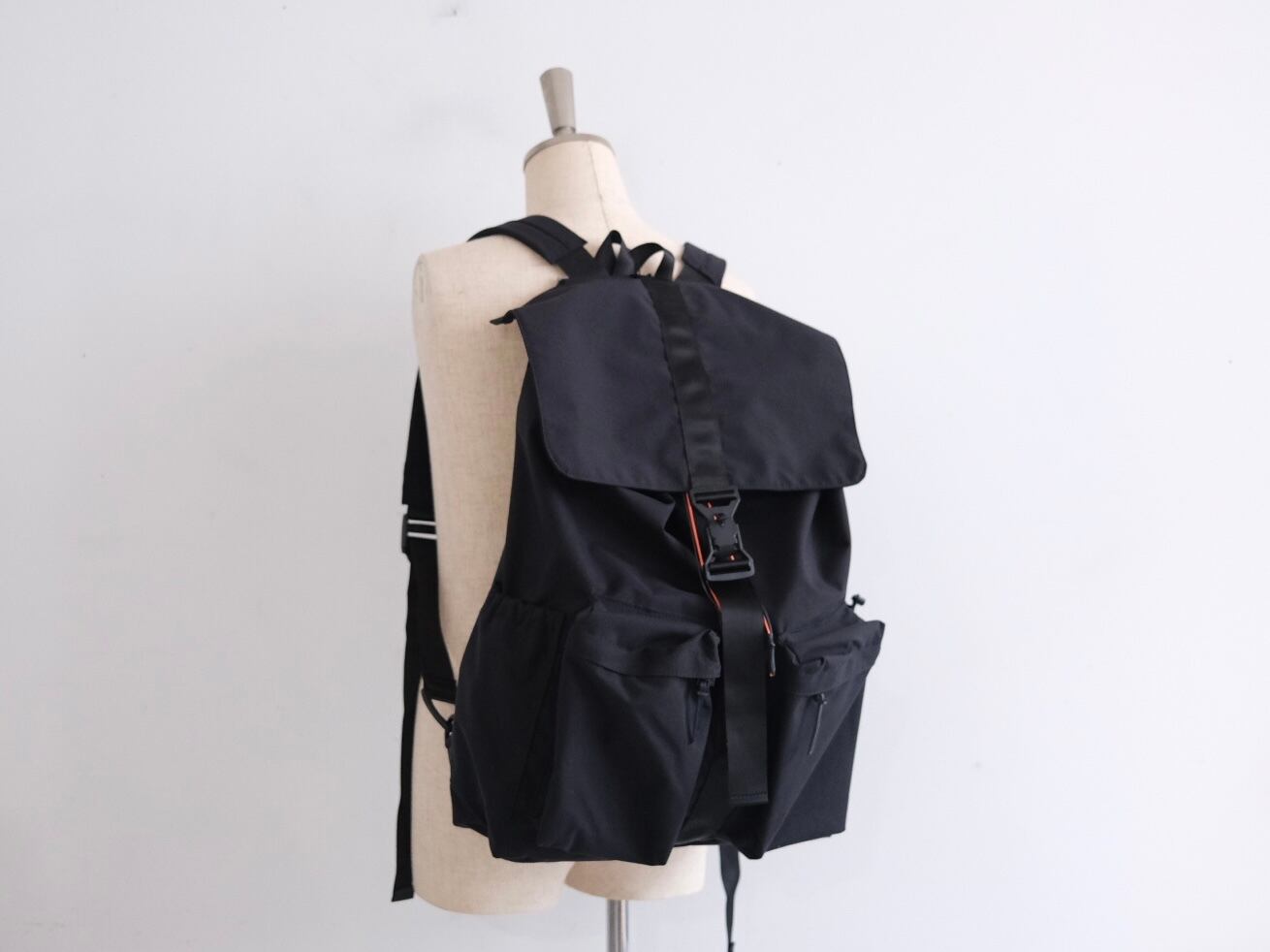 UNTRACE_218 KNAP PACK” | Lapel online store