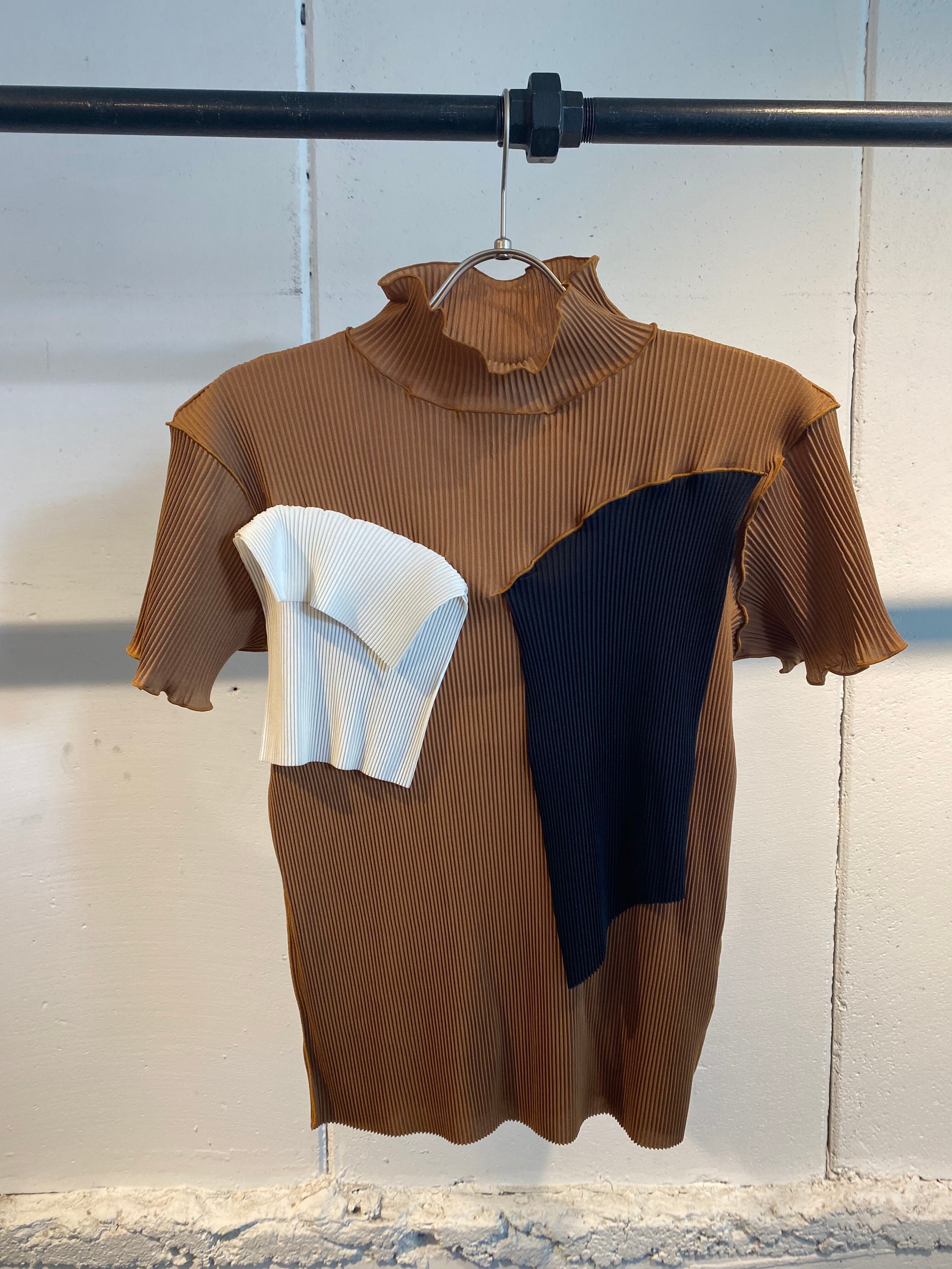 kotohayokozawa short sleeve top high neck | AAR