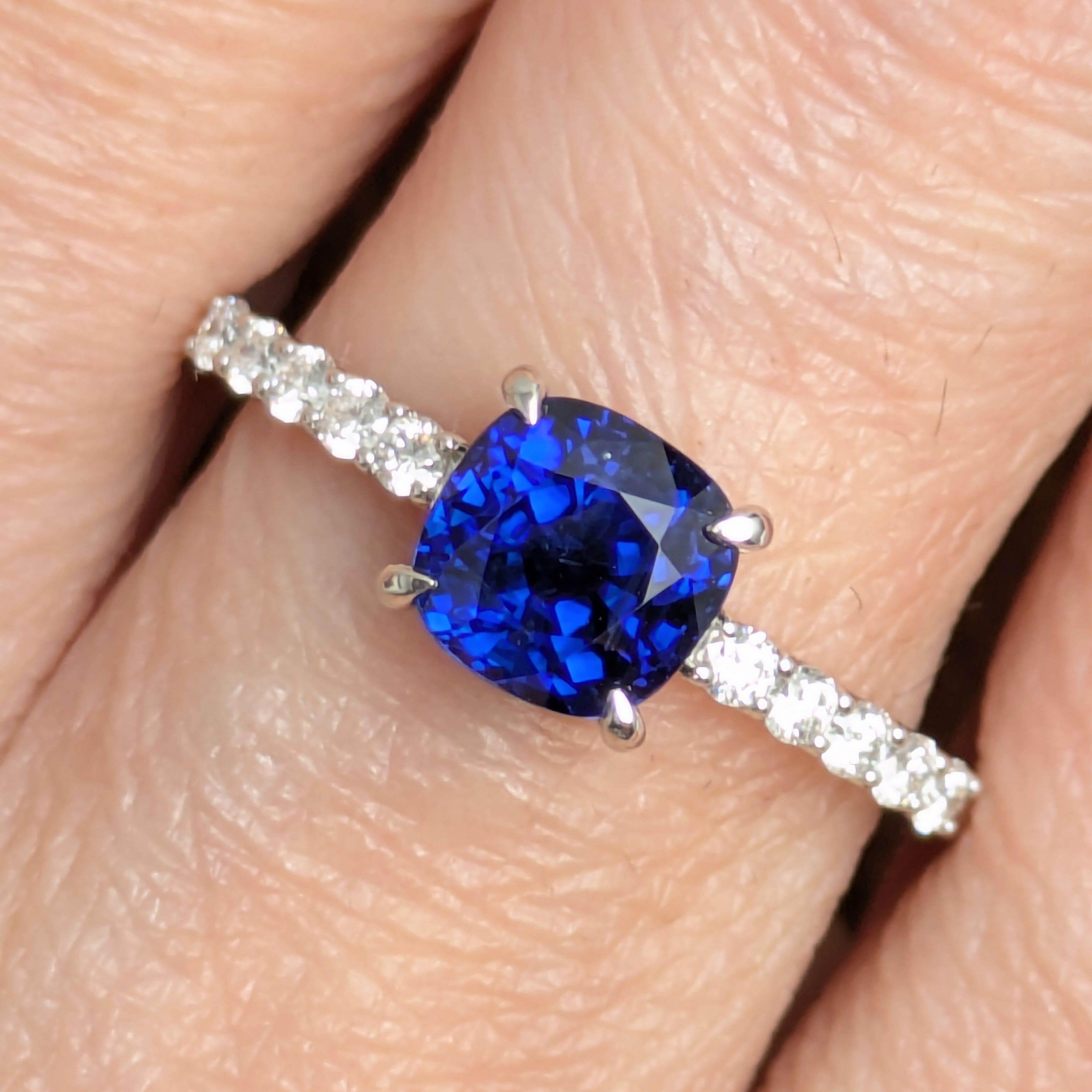Pt950ブルーサファイアリング ブルーサファイア 1.245ct ダイヤモンド