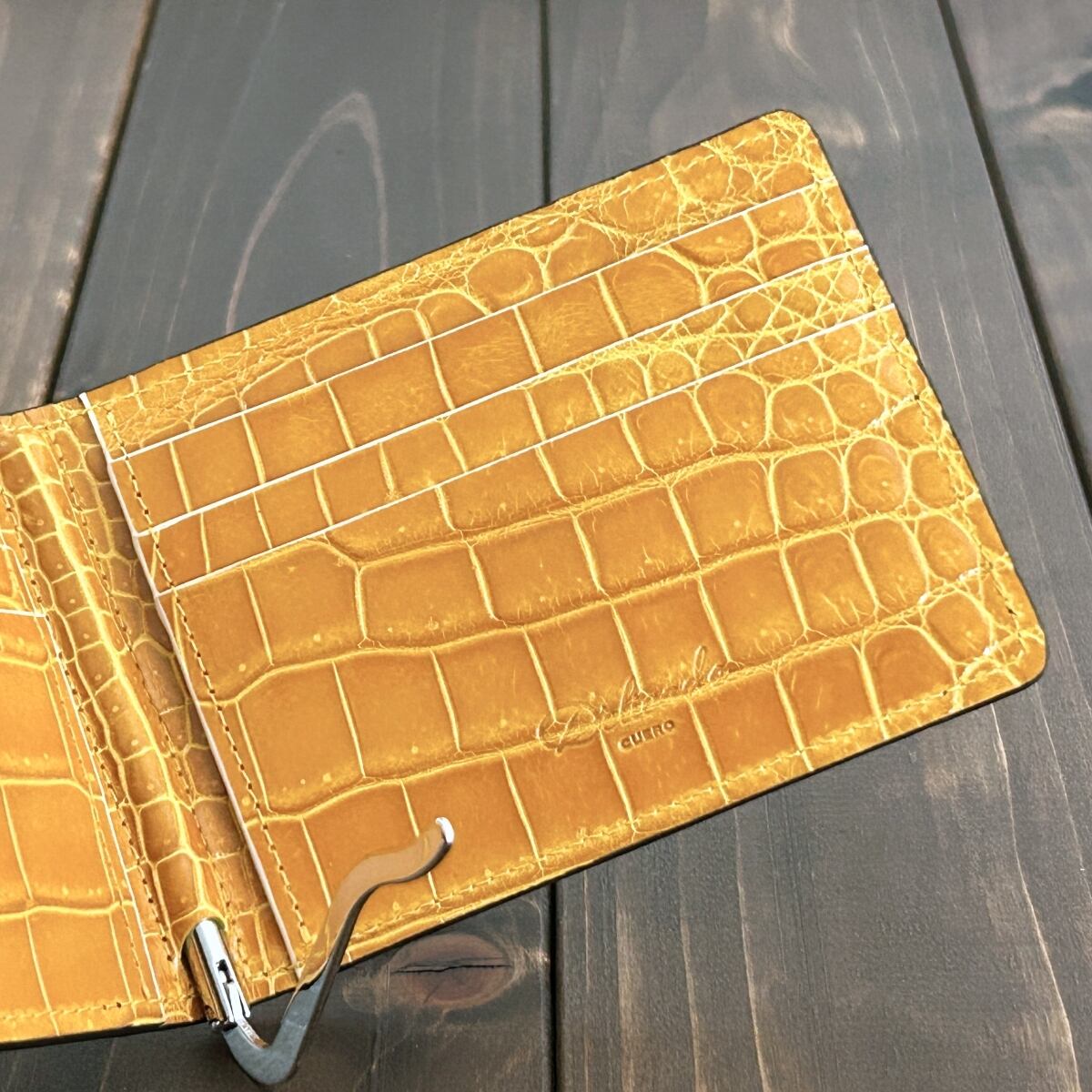 クロコダイル マネークリップ ブラック × アンバーイエロー | CUERO