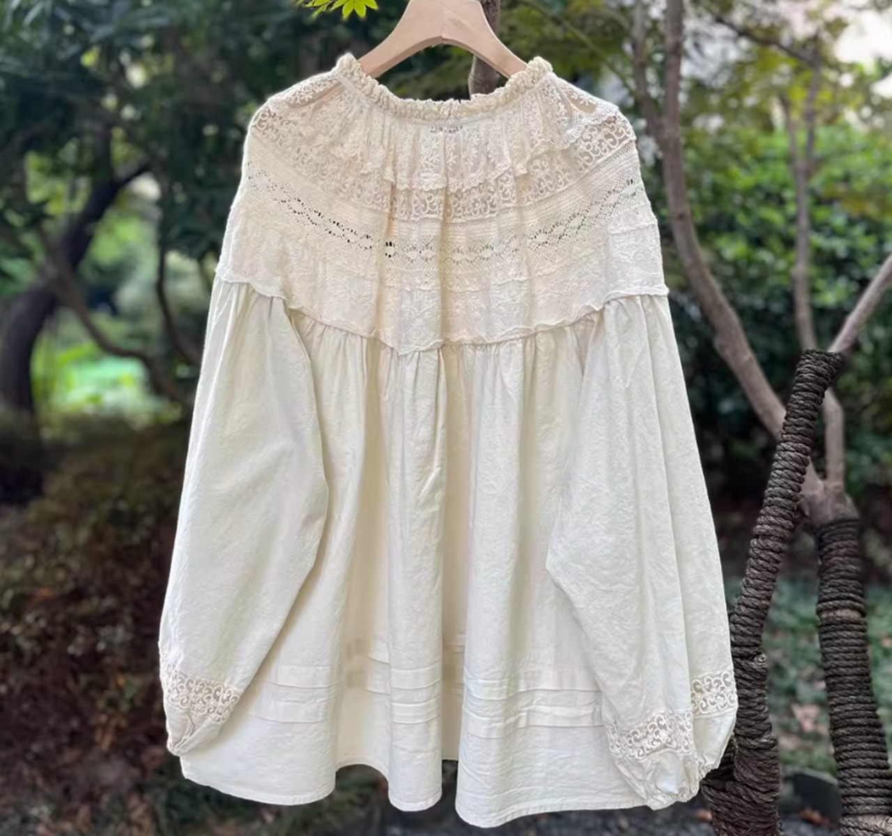 レースフリル刺繍ブラウス＆キャミソール