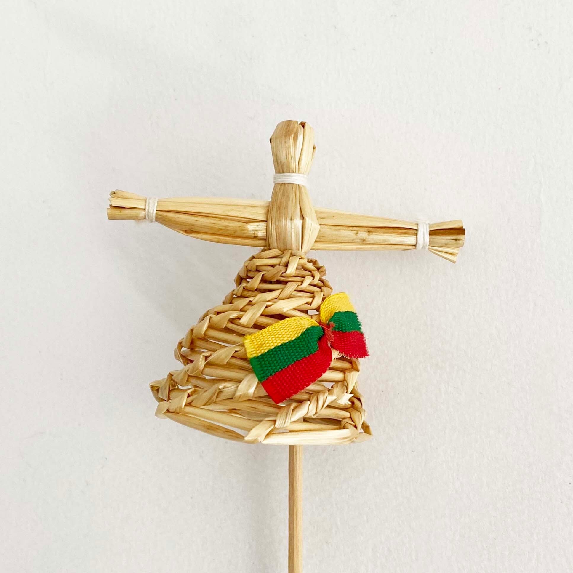 リトアニア 棒付き麦わら人形