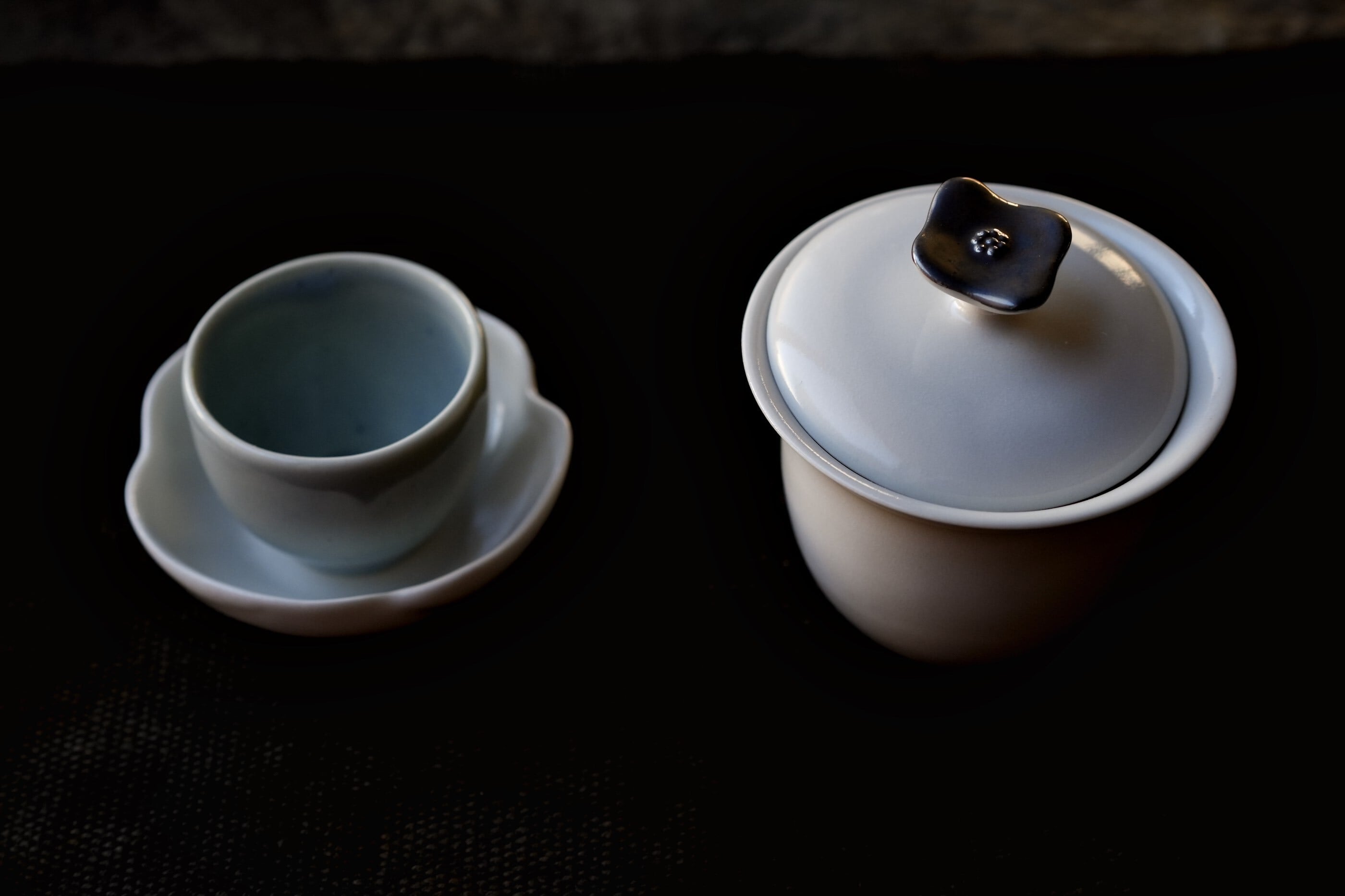 送料無料　秀逸作　『水の音』手打ち銅製茶托５客　作家物　共箱　径8.4ｃｍ 楽天市場】【送料無料】山川堂造 純銅手打金ちらし茶托5客 共箱 鎚起