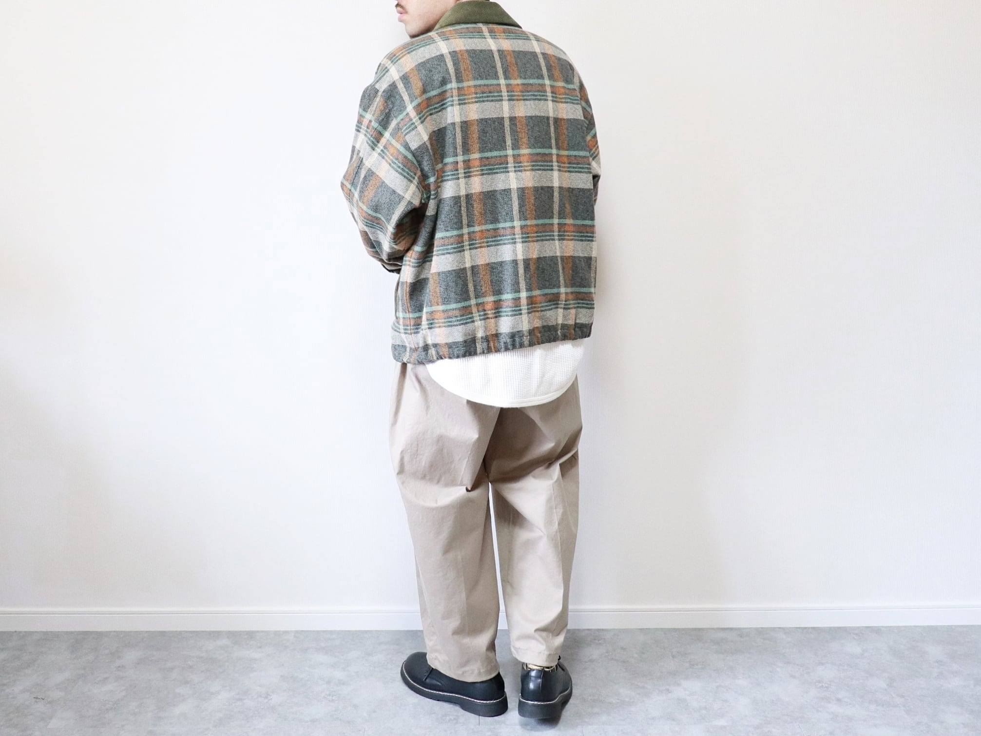 bettaku ベッタク Denim Work Jacket ホワイト | CIRCOLEKTRA.NL
