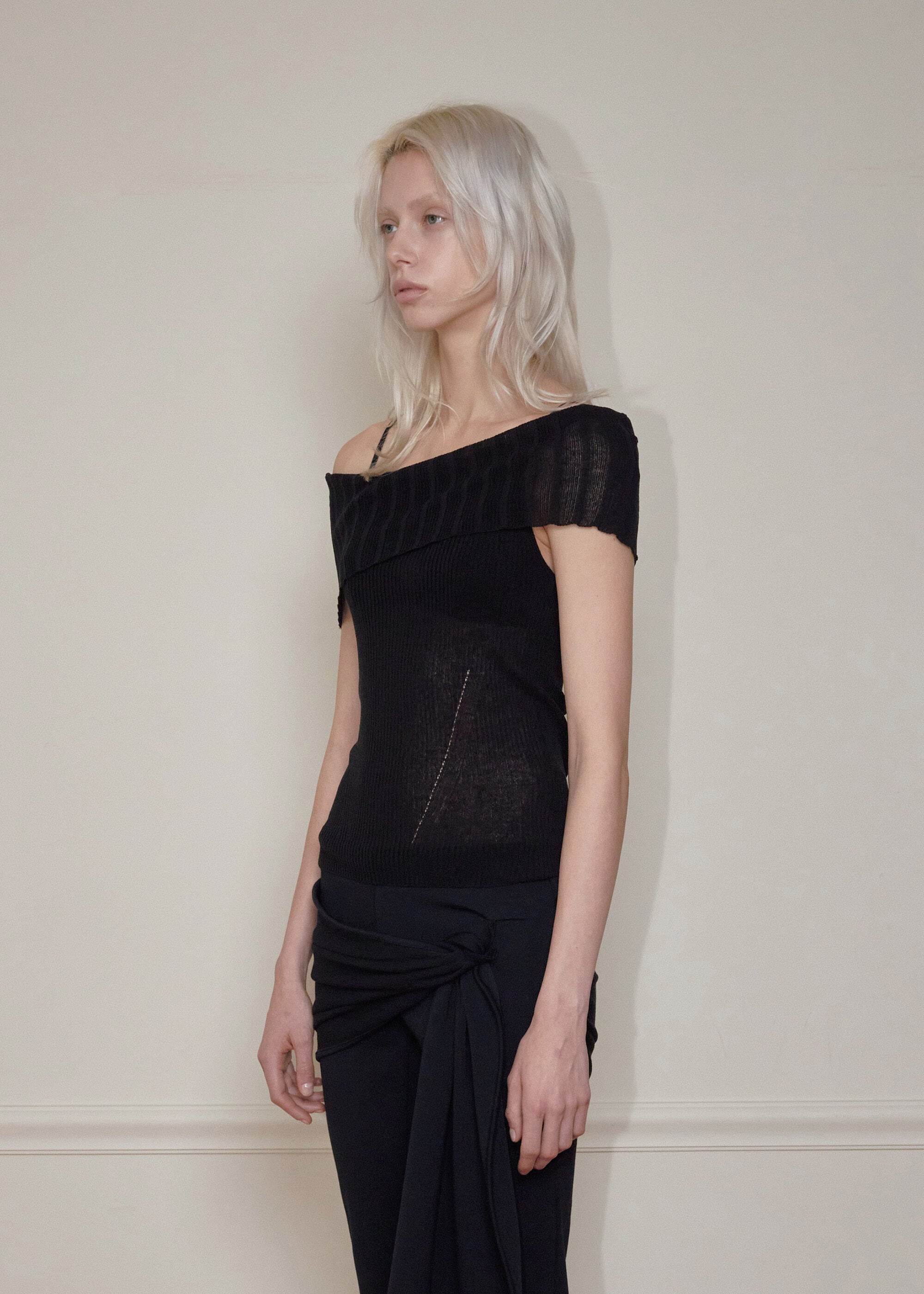 BOHEMSEO] LINEN OFF-SHOULDER KNIT, BLACK 正規品 韓国ブランド 韓国