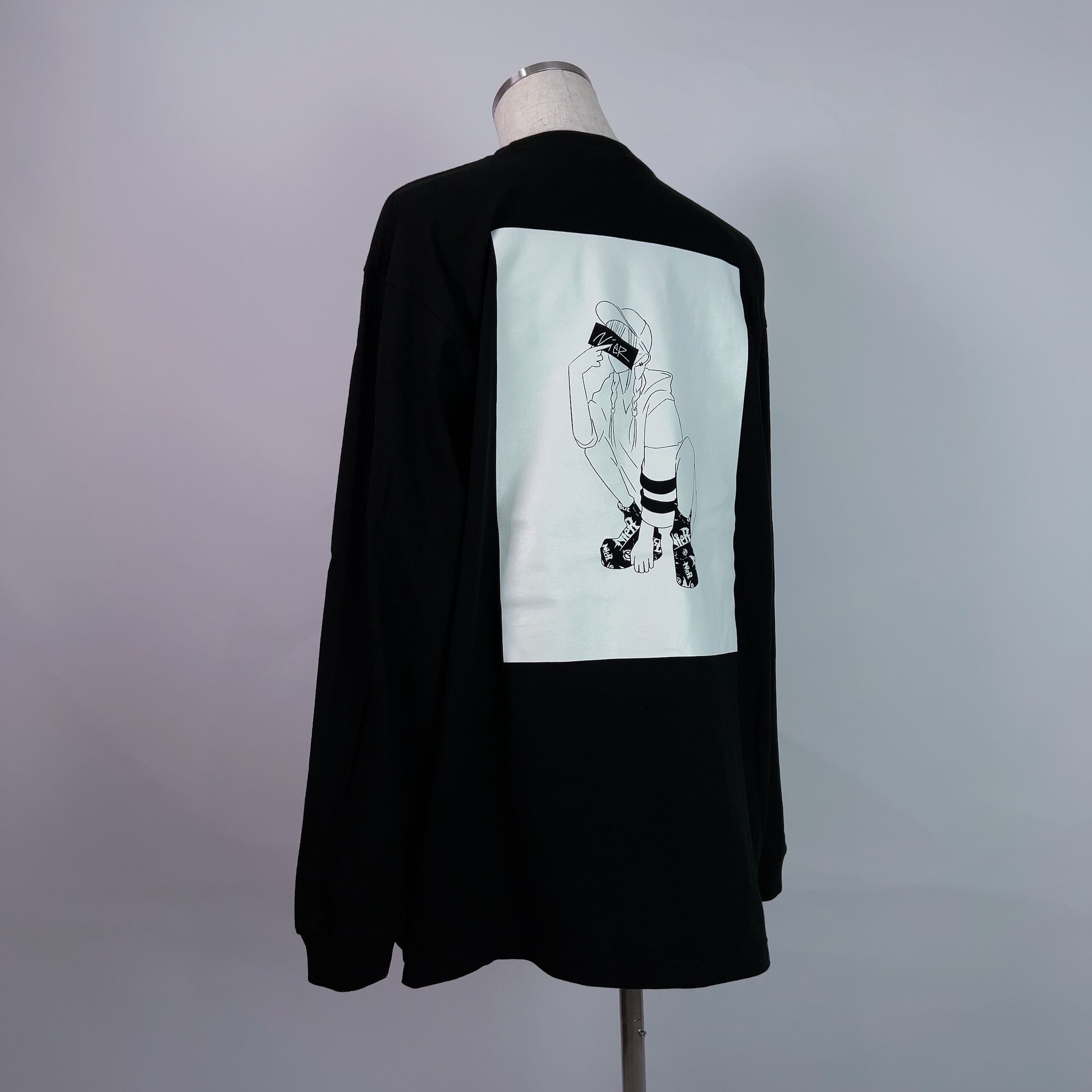 袖襟リブ付き BACK PRINT CUTSEW【NieR GIRL】 | NIER CLOTHING powered by BASE