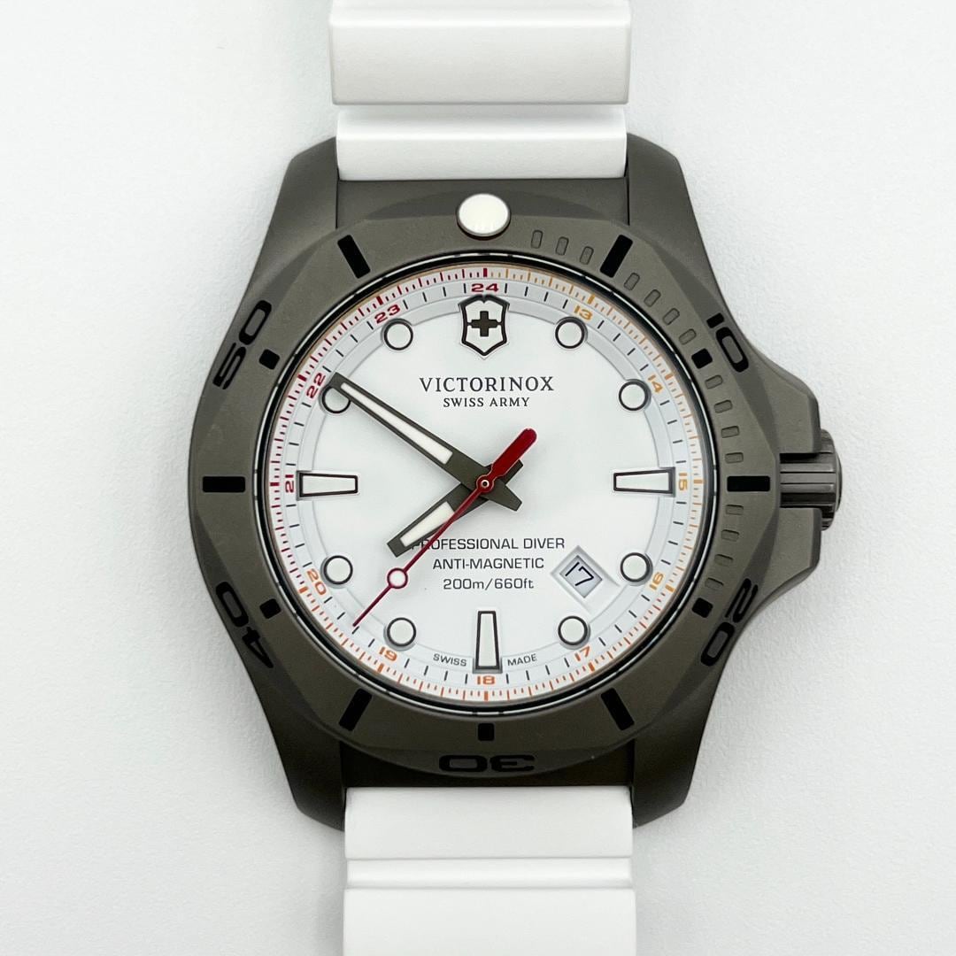 【定価約10万】ビクトリノックス　victorinox　メンズ　時計　腕時計　ダイバーズ　ウォッチ　防水　潜水　チタン　ラバー　ベルト
