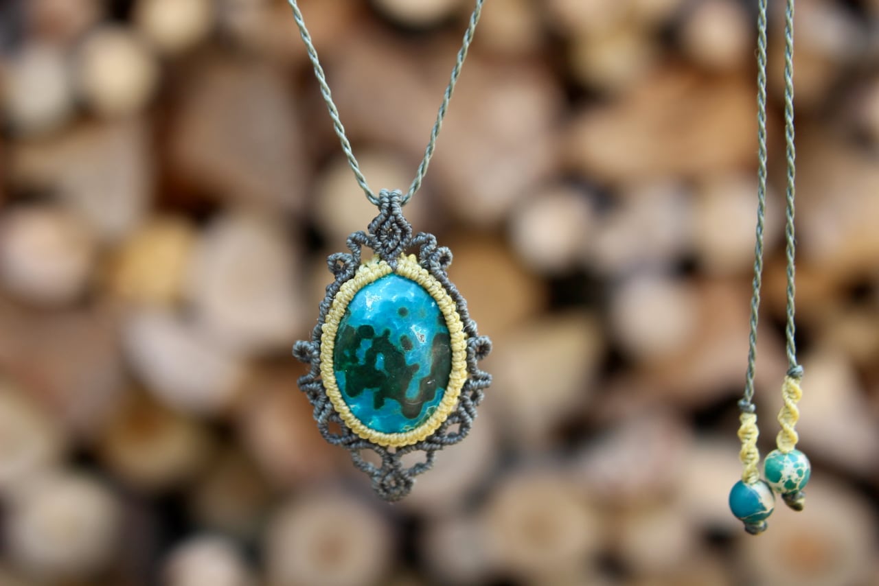 Chrysocolla malachite micro macrame pendant