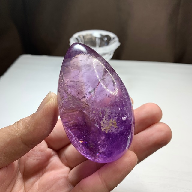 1.透明度高く色合い美麗アメジスト・たまご