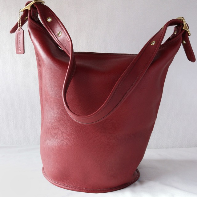 VINTAGE COACH (OLD COACH オールドコーチ ショルダーバッグ) DUFFLE SAC IN RED
