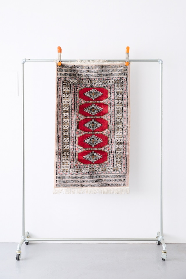 No.202　ヴィンテージラグ　トライバルラグ　ラホール産（116×64cm）レッド　アイボリー　グレー