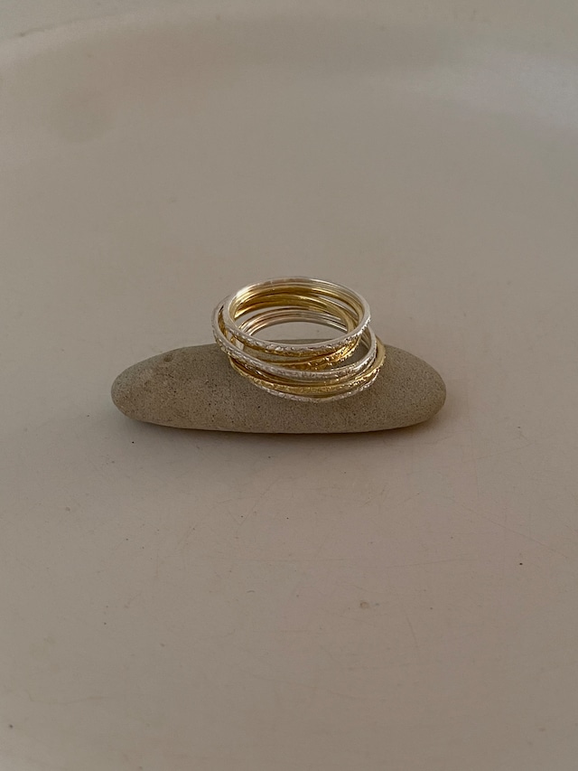 thin crack ring / gold