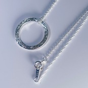 Minimal Circle Necklace