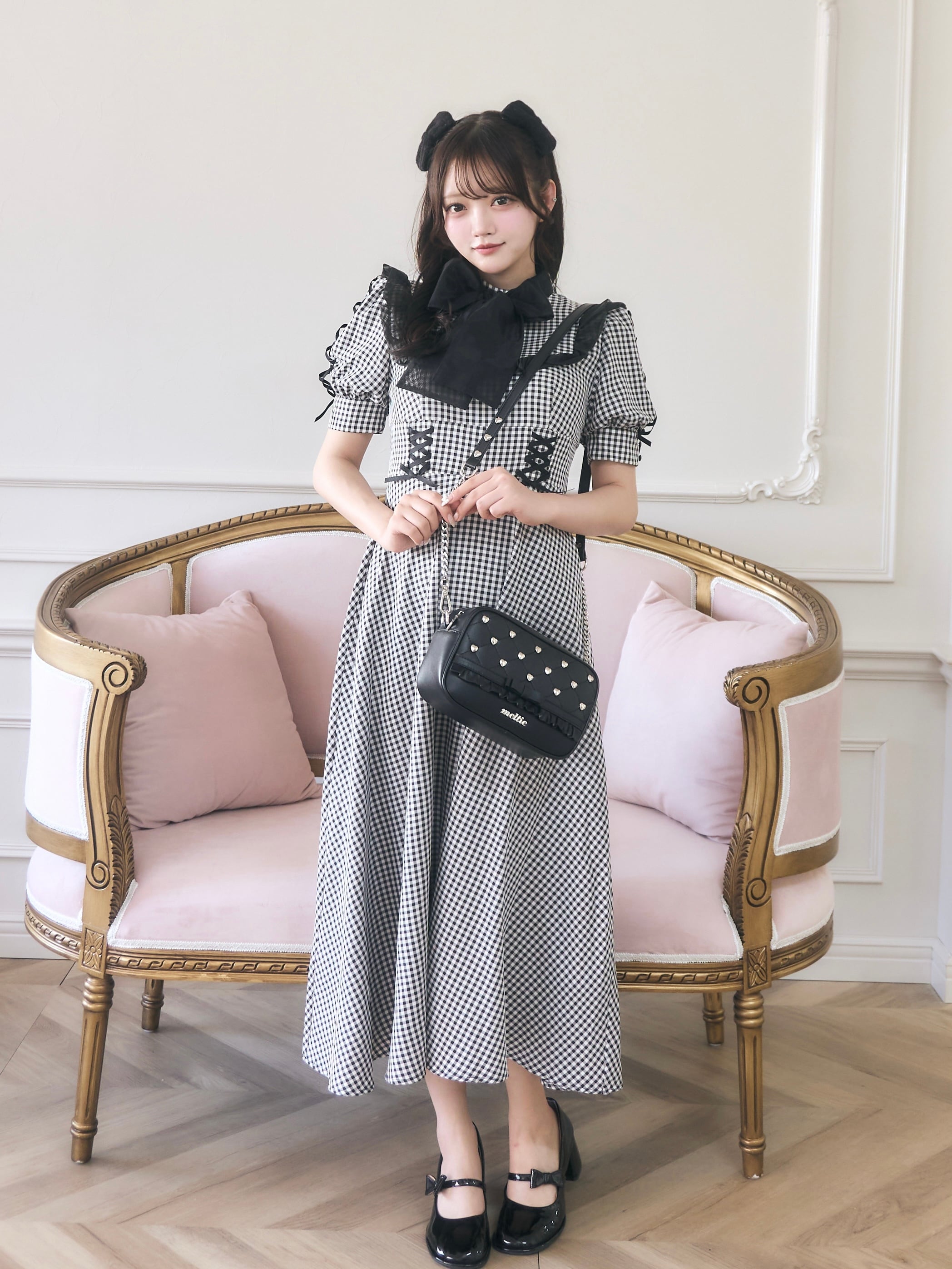 heart studs leather bag