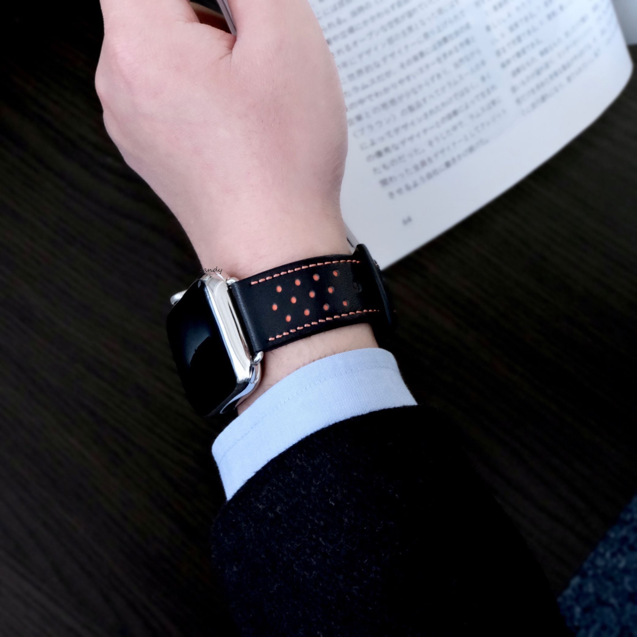 パンチホールレザーバンド】B052 アップルウォッチバンド 本革デザイン