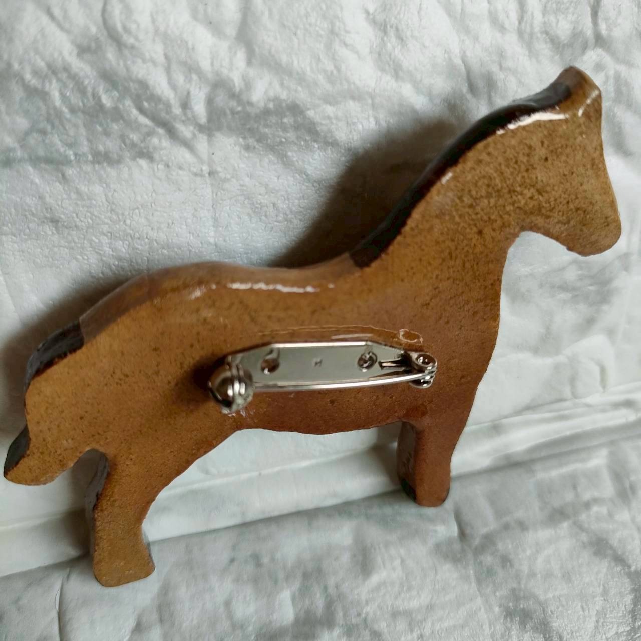 あなたの愛馬はどの子？カラフルホースブローチ