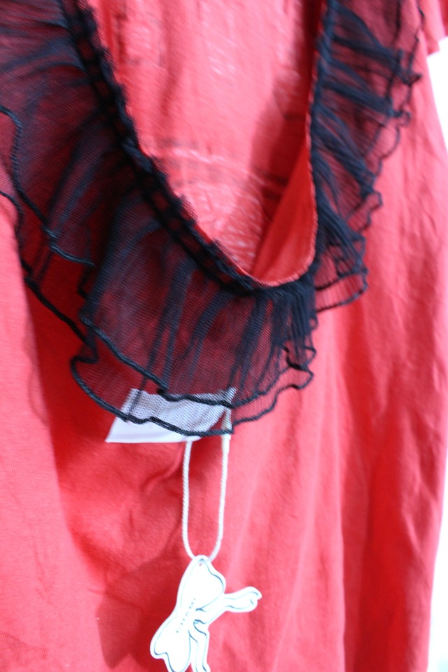 backschön frill T-shirt